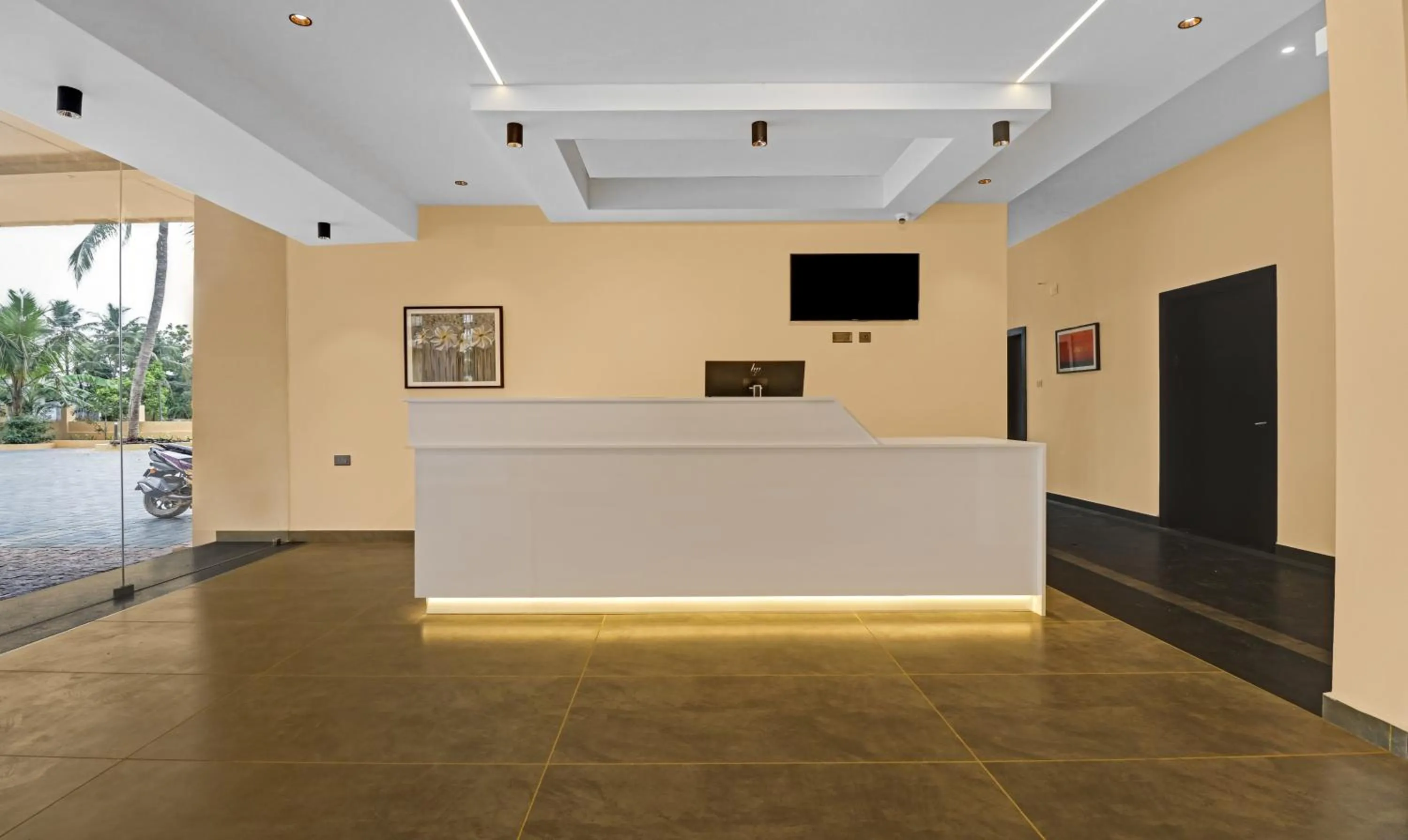 Lobby or reception in Treebo Grand Vistara Airport Suites
