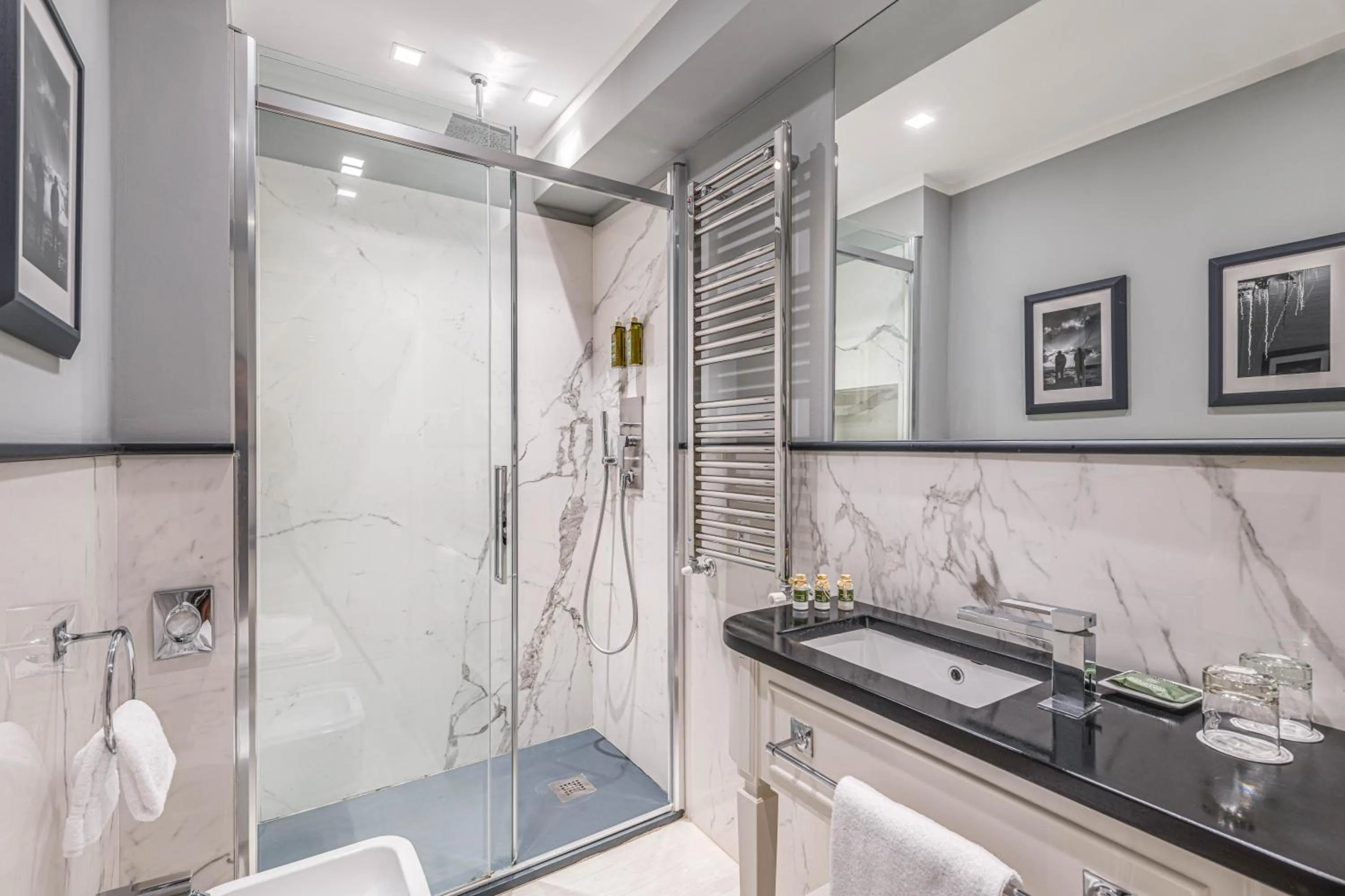 Bathroom in Hotel Vis à Vis