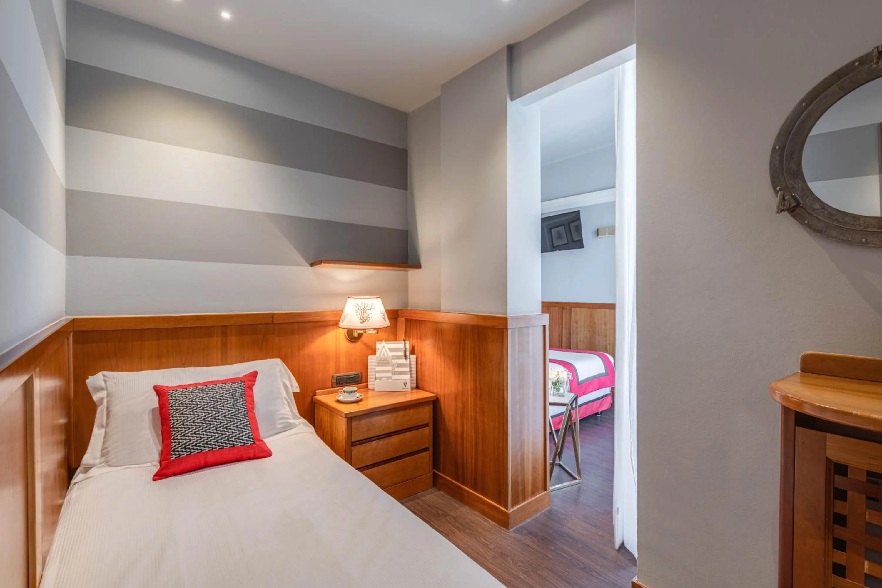 Bedroom, Bed in Hotel Vis à Vis