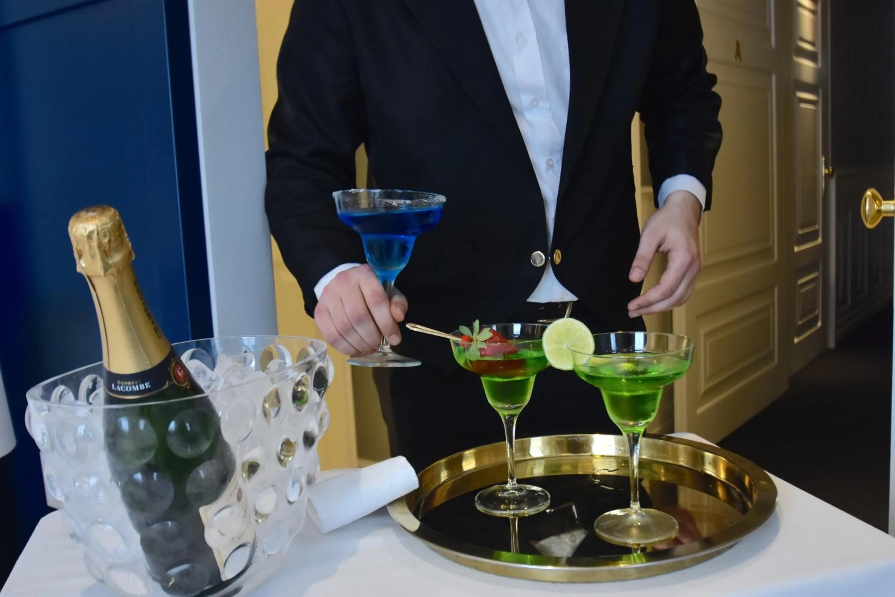 Staff in Hotel Vis à Vis