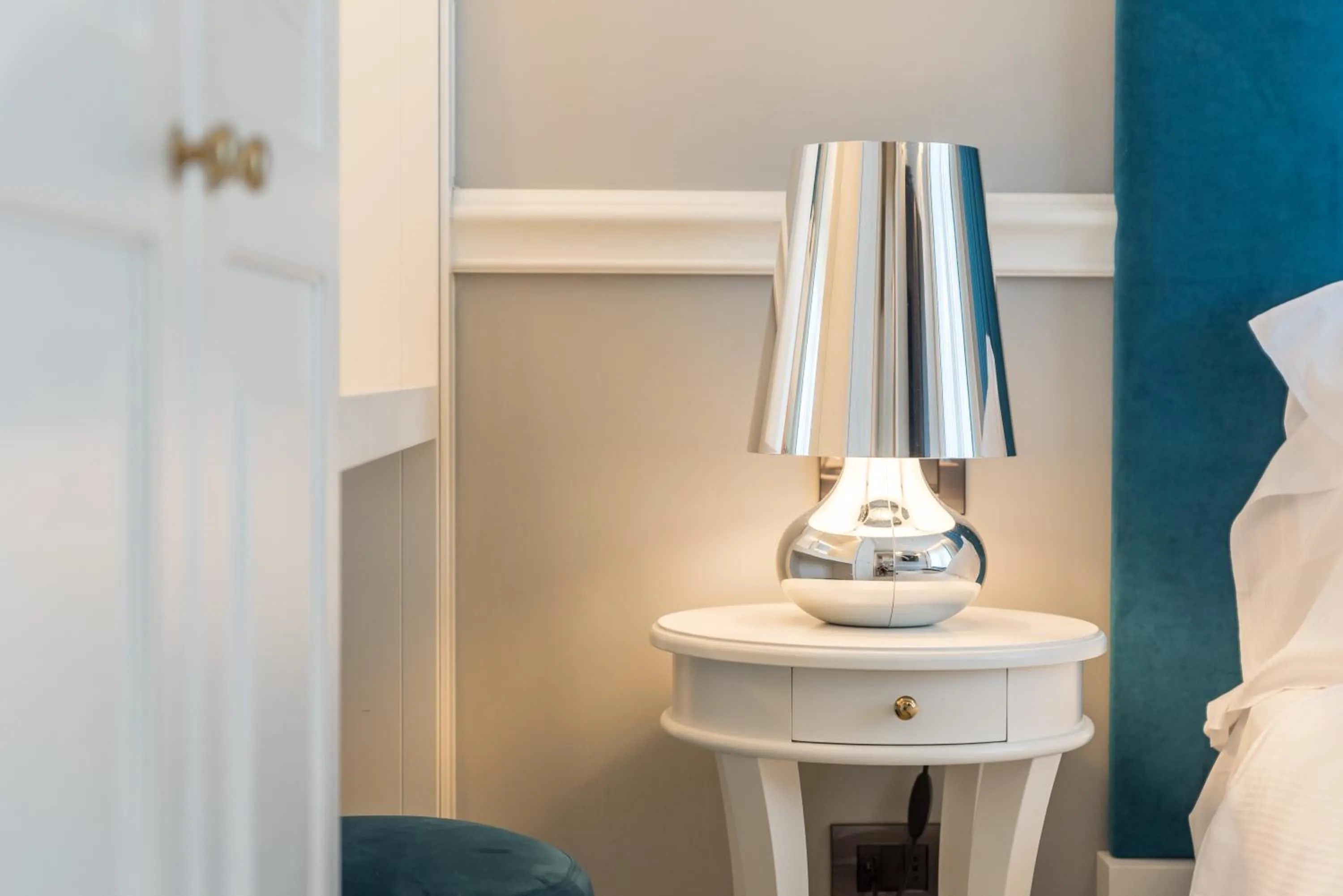 Decorative detail, Bed in Hotel Vis à Vis