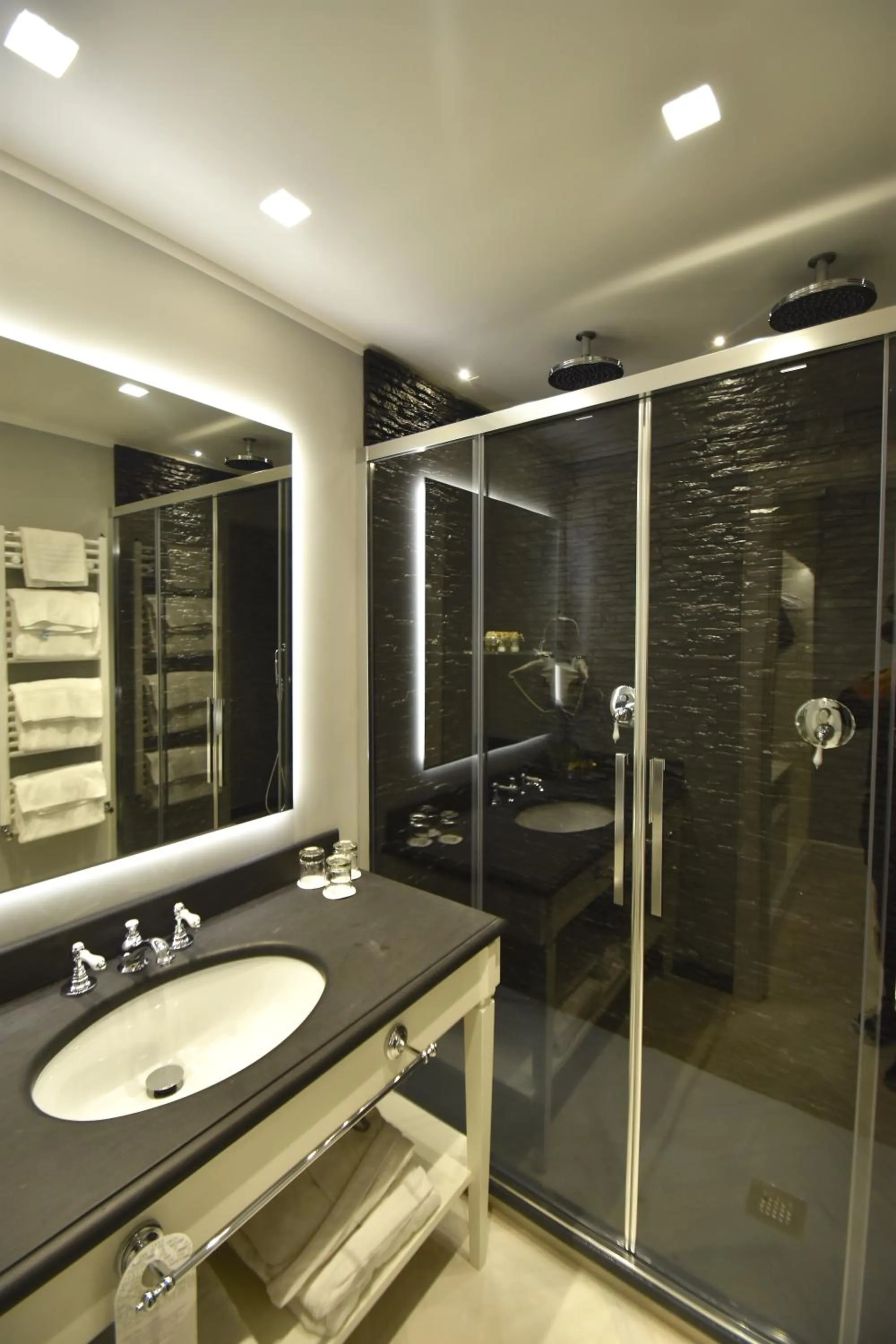 Bathroom in Hotel Vis à Vis