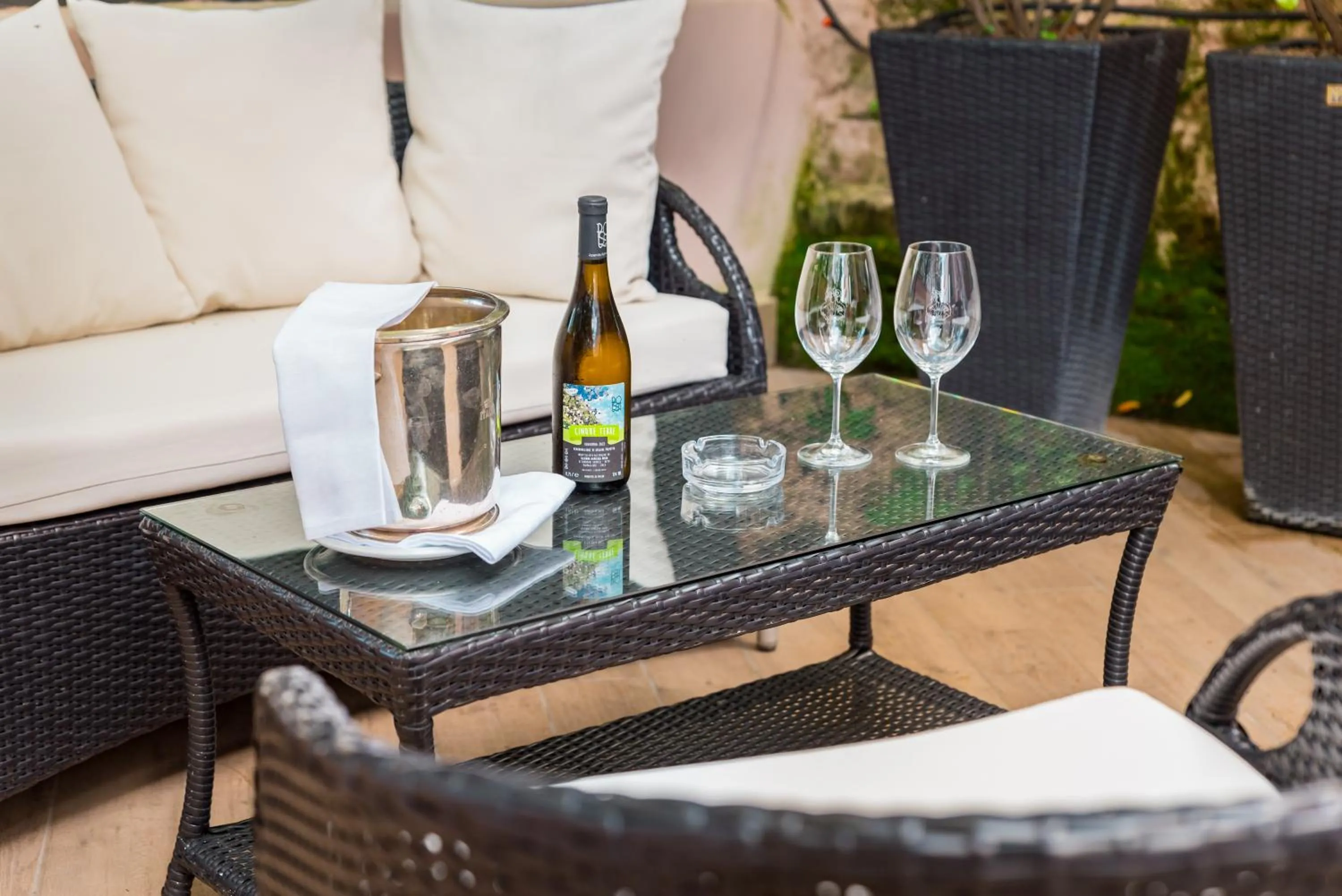 Patio in Hotel Vis à Vis