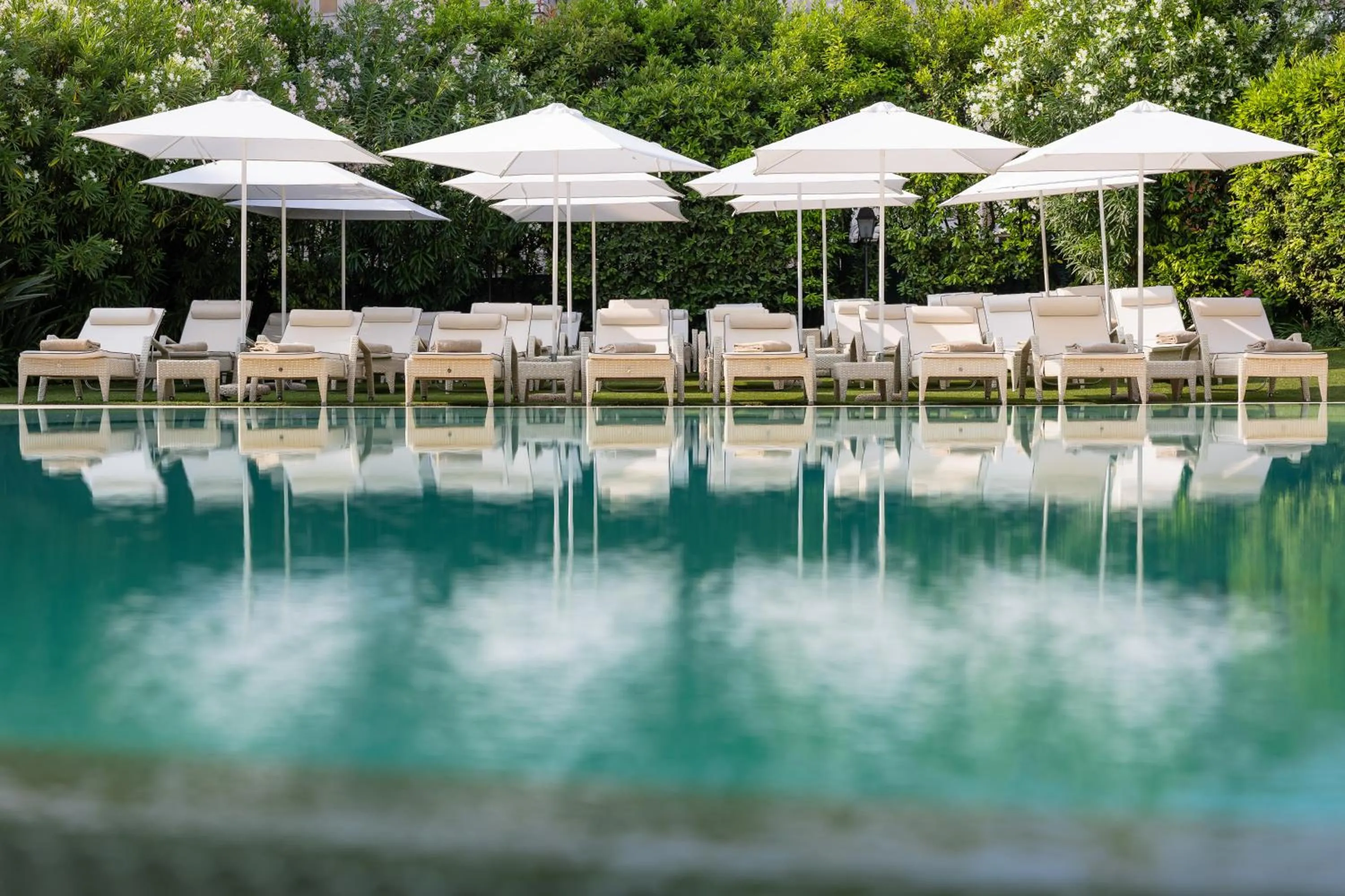 Swimming pool in Villa Rosa Hotel Desenzano