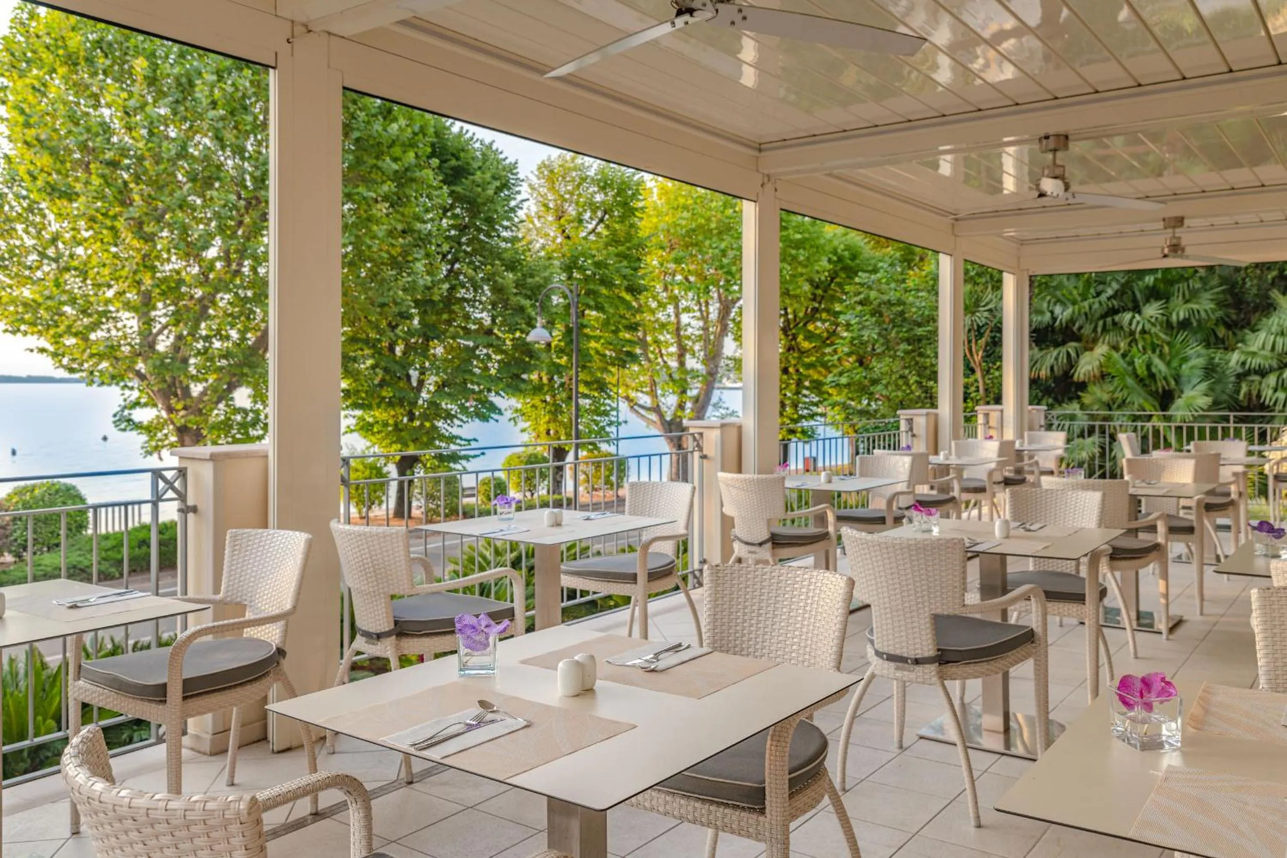 Restaurant/places to eat in Villa Rosa Hotel Desenzano