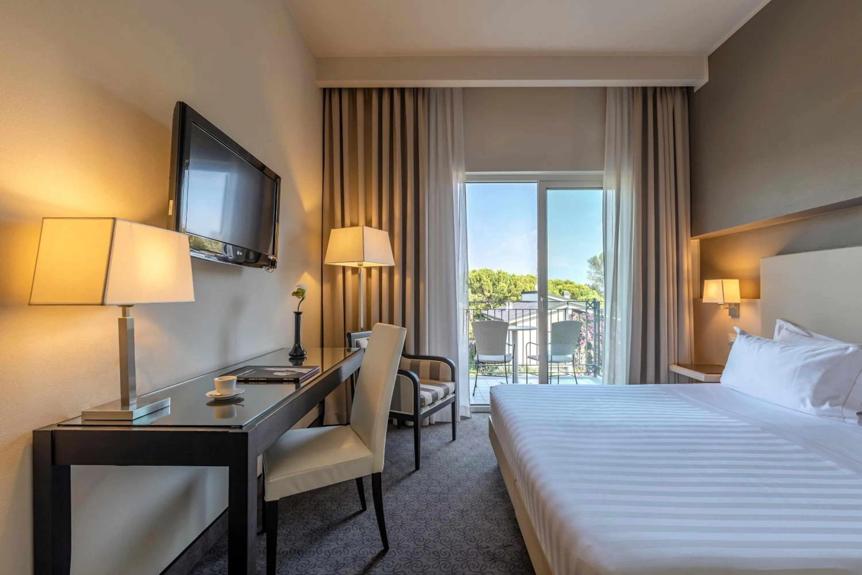 Photo of the whole room, Bed in Villa Rosa Hotel Desenzano