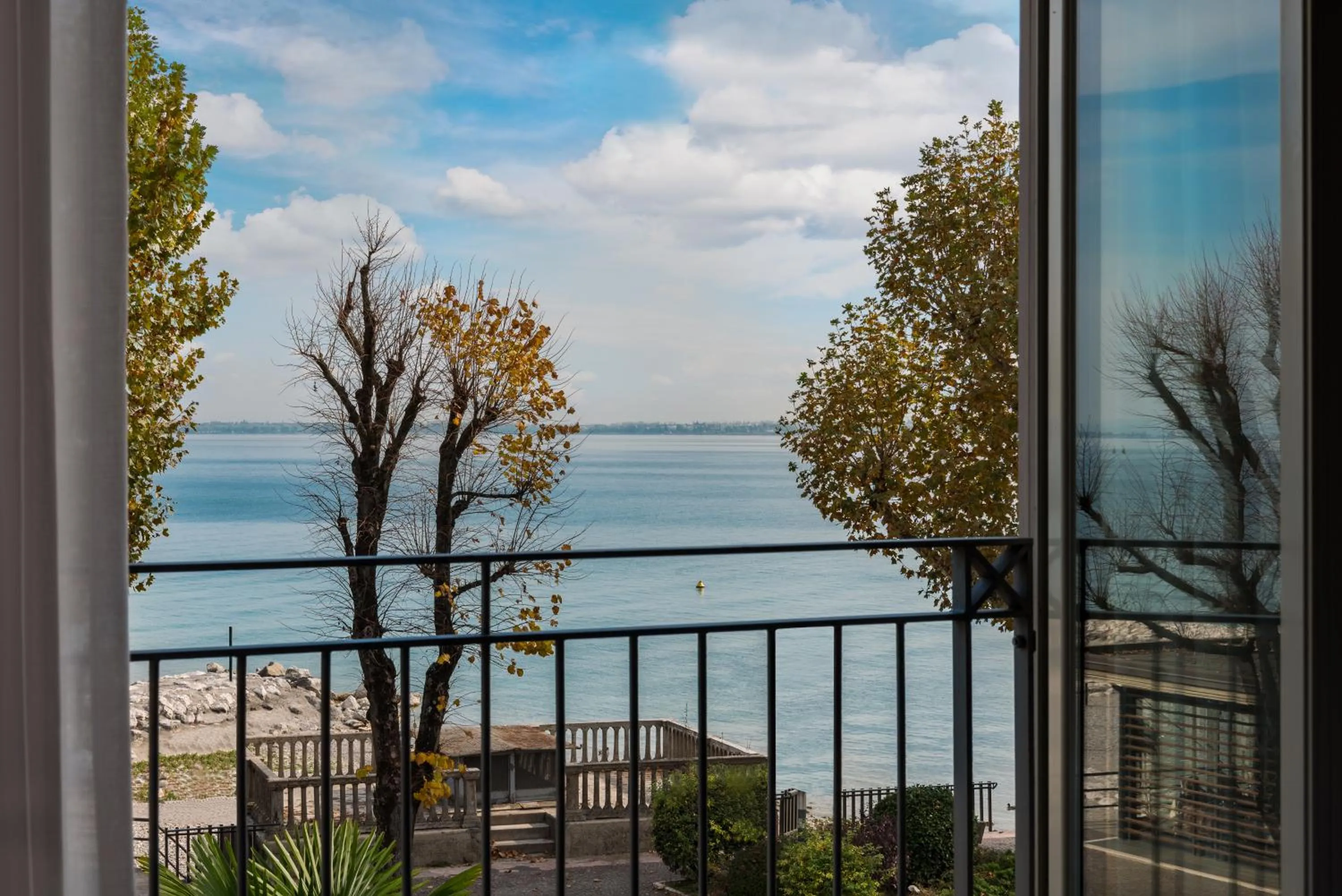Lake view in Villa Rosa Hotel Desenzano