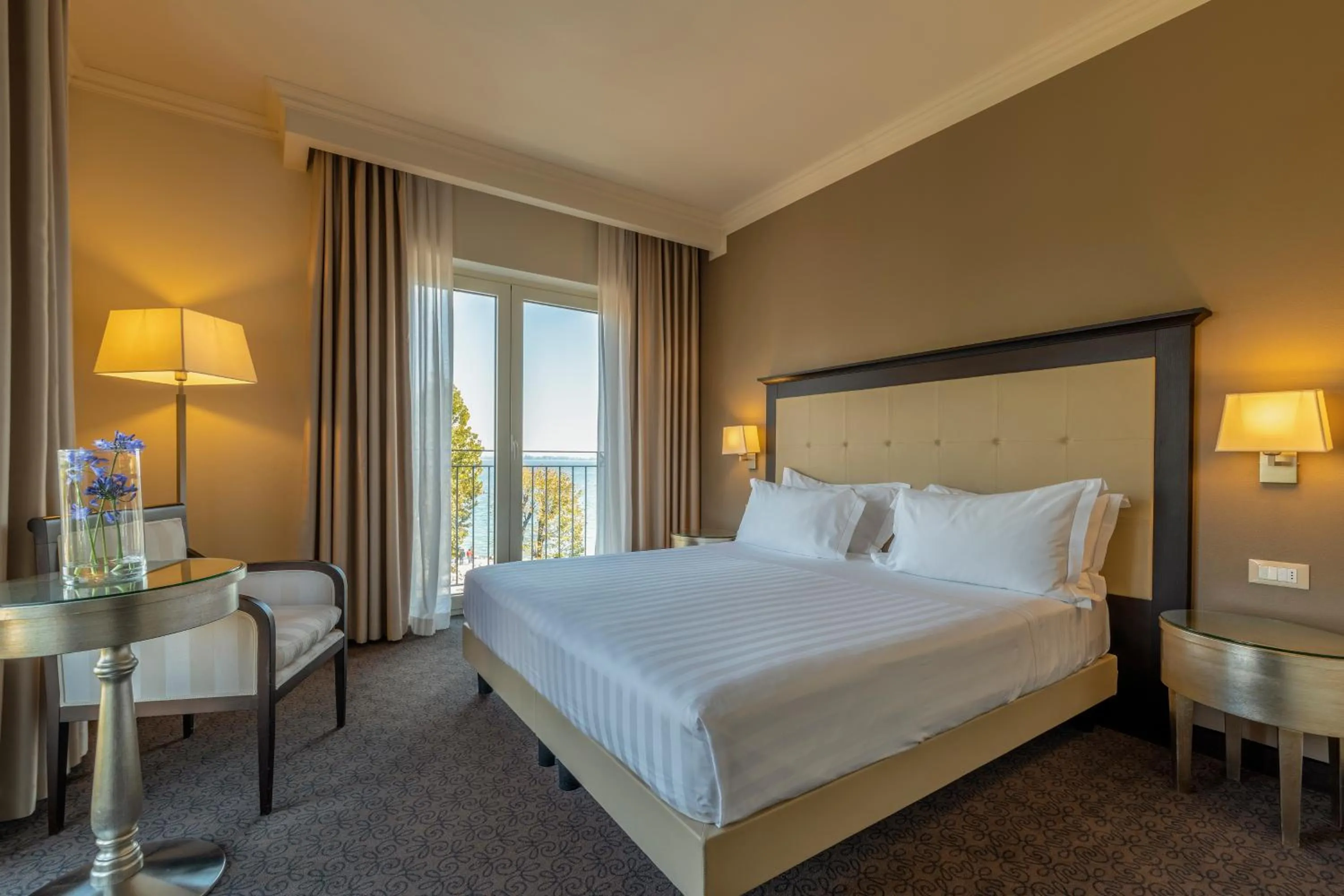 Photo of the whole room, Bed in Villa Rosa Hotel Desenzano