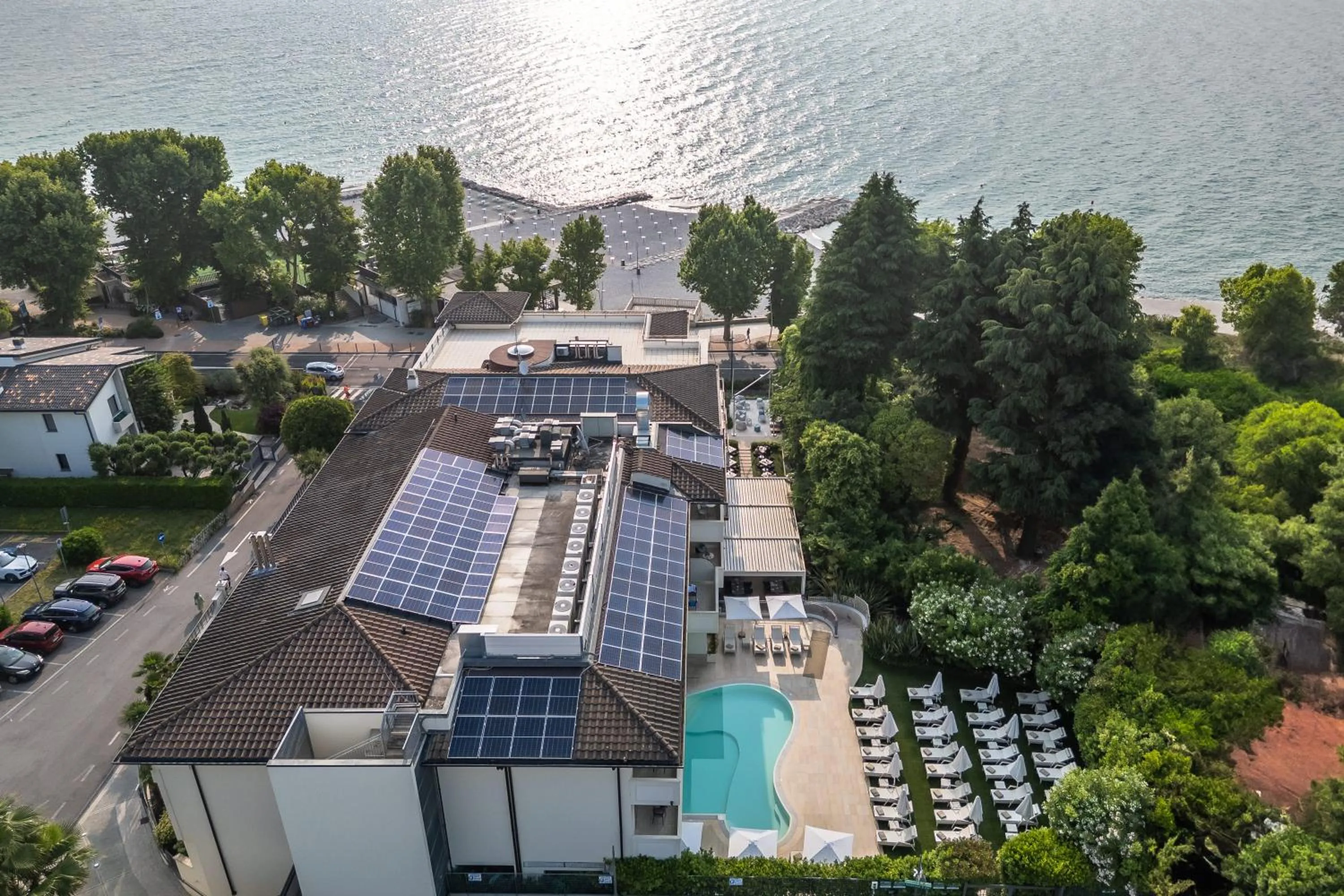 Swimming pool in Villa Rosa Hotel Desenzano