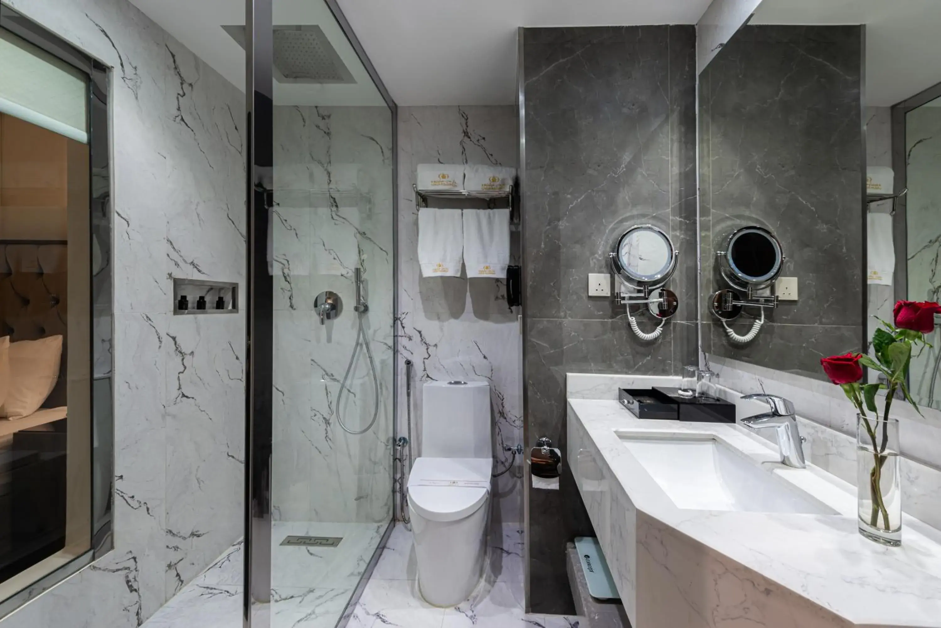 Deluxe King Suite in Abha Gardn Millennium Hotel Deluxe King Suite in Abha Gardn Millennium Hotel