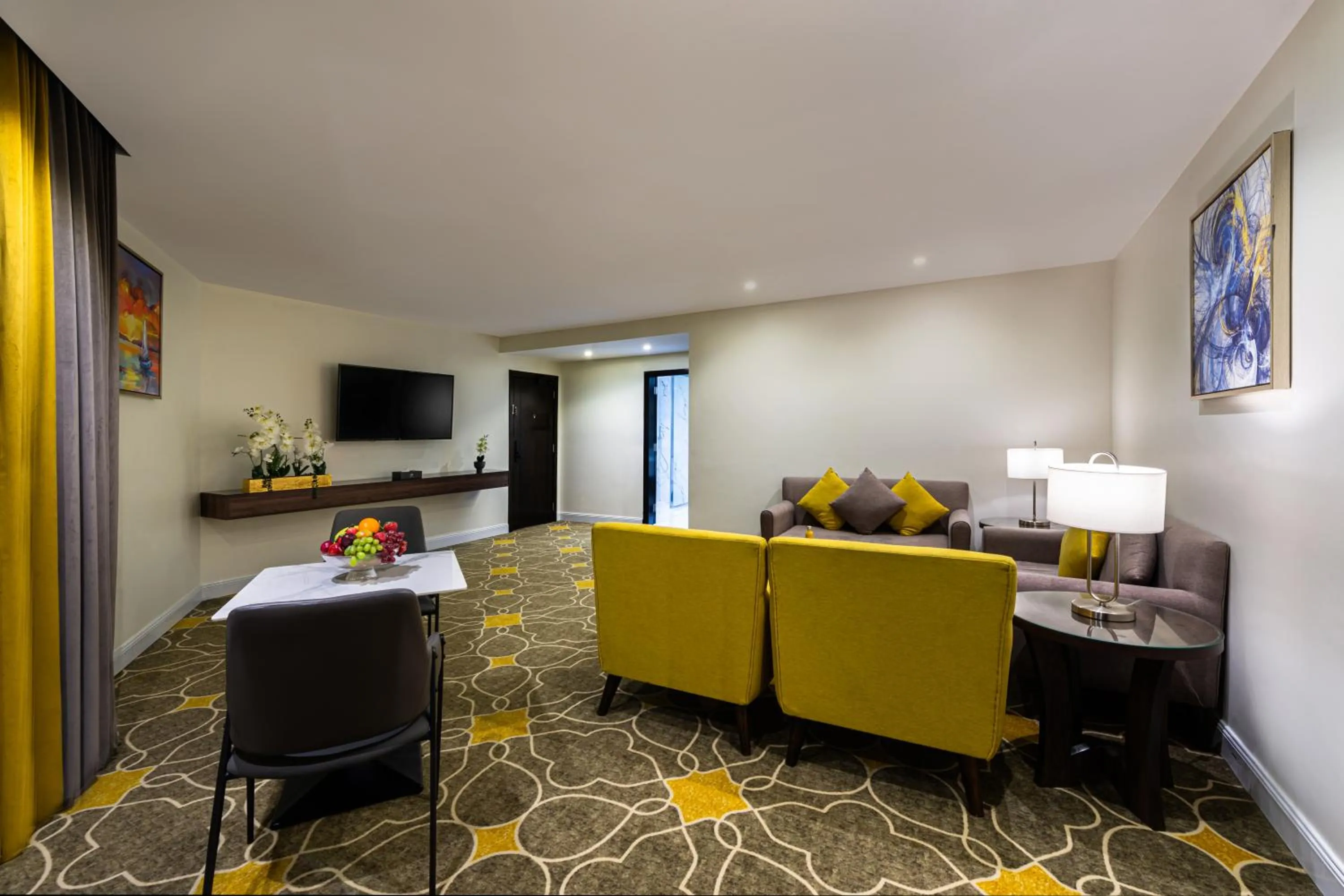 TV and multimedia in Abha Gardn Millennium Hotel