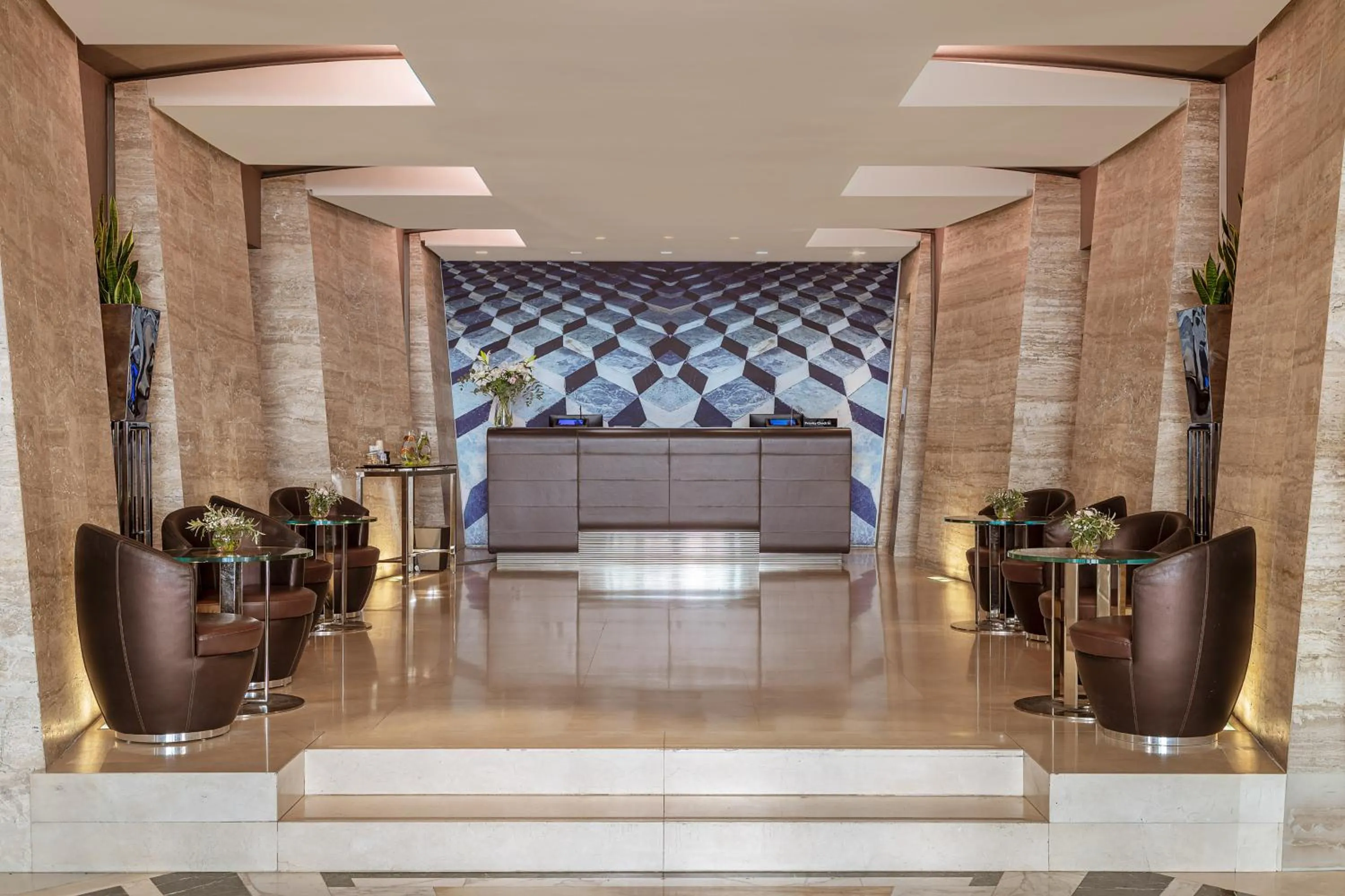 Lobby or reception in Meliá Genova