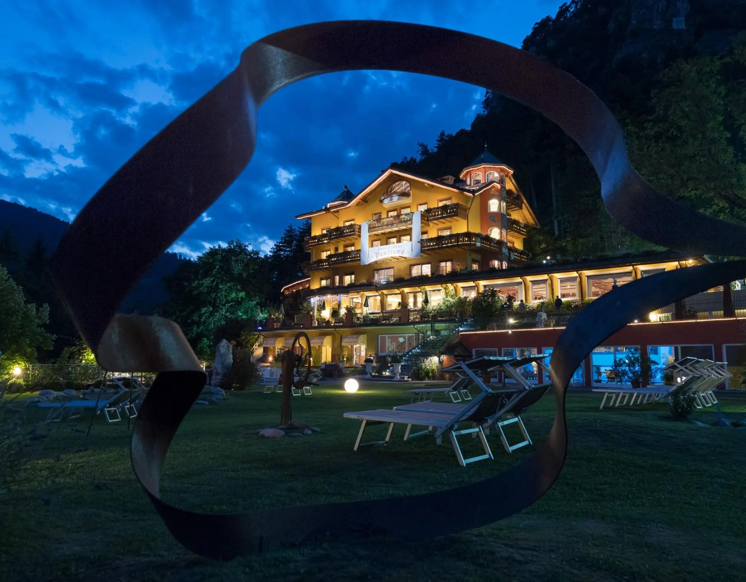 Property building in Alp Wellness Sport Hotel Panorama