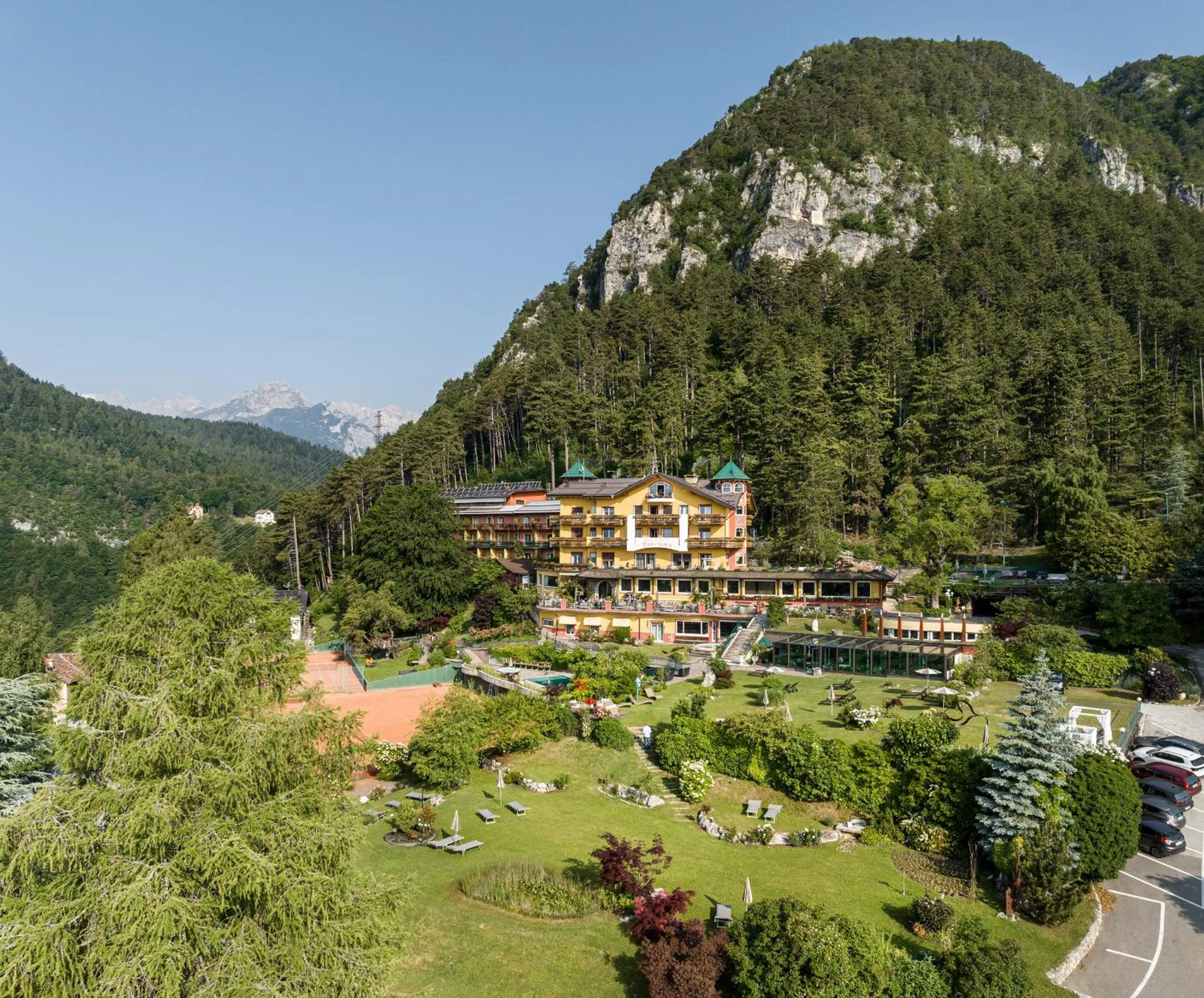 Property building in Alp Wellness Sport Hotel Panorama