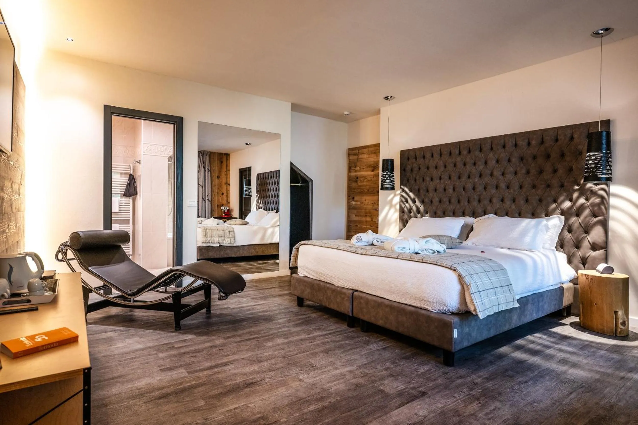 Photo of the whole room, Bed in Alp & Wellness Sport Hotel Panorama