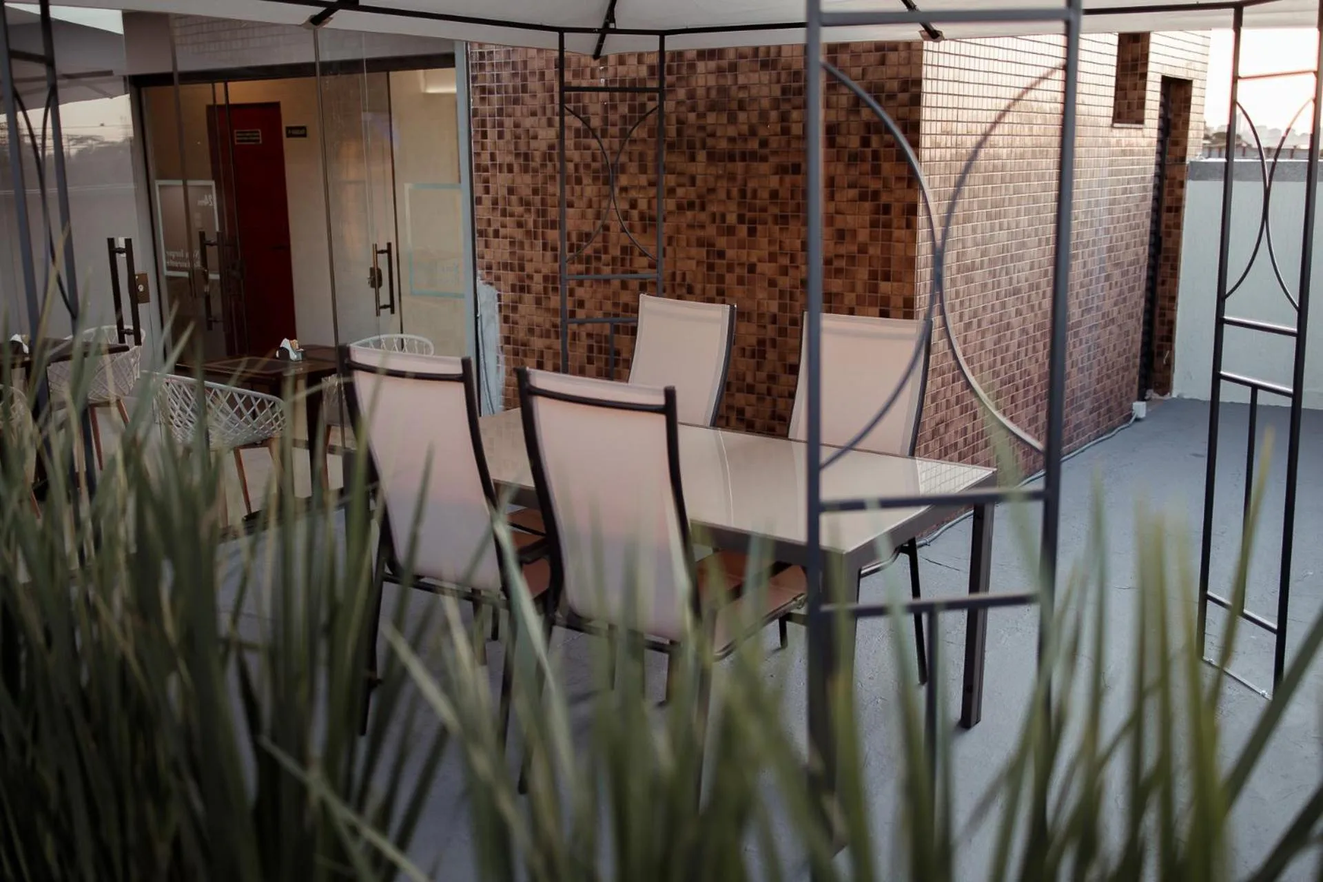 Restaurant/places to eat in Miami Hotel by H Hotéis - Business