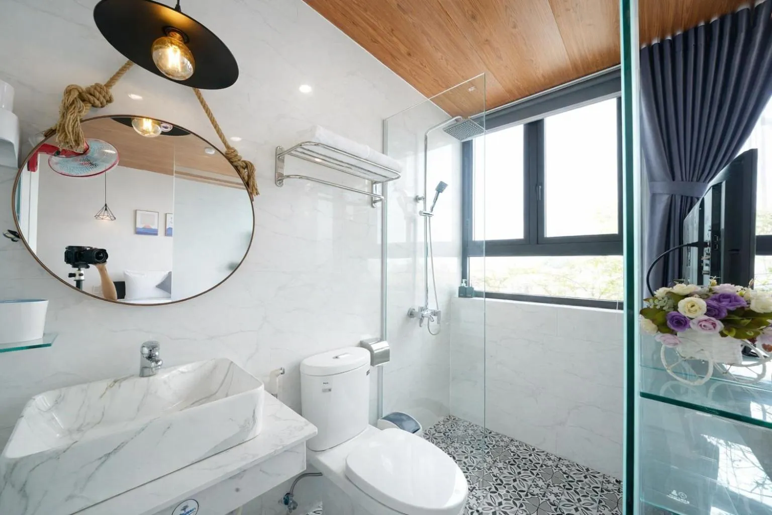 Bathroom in Dory Hotel