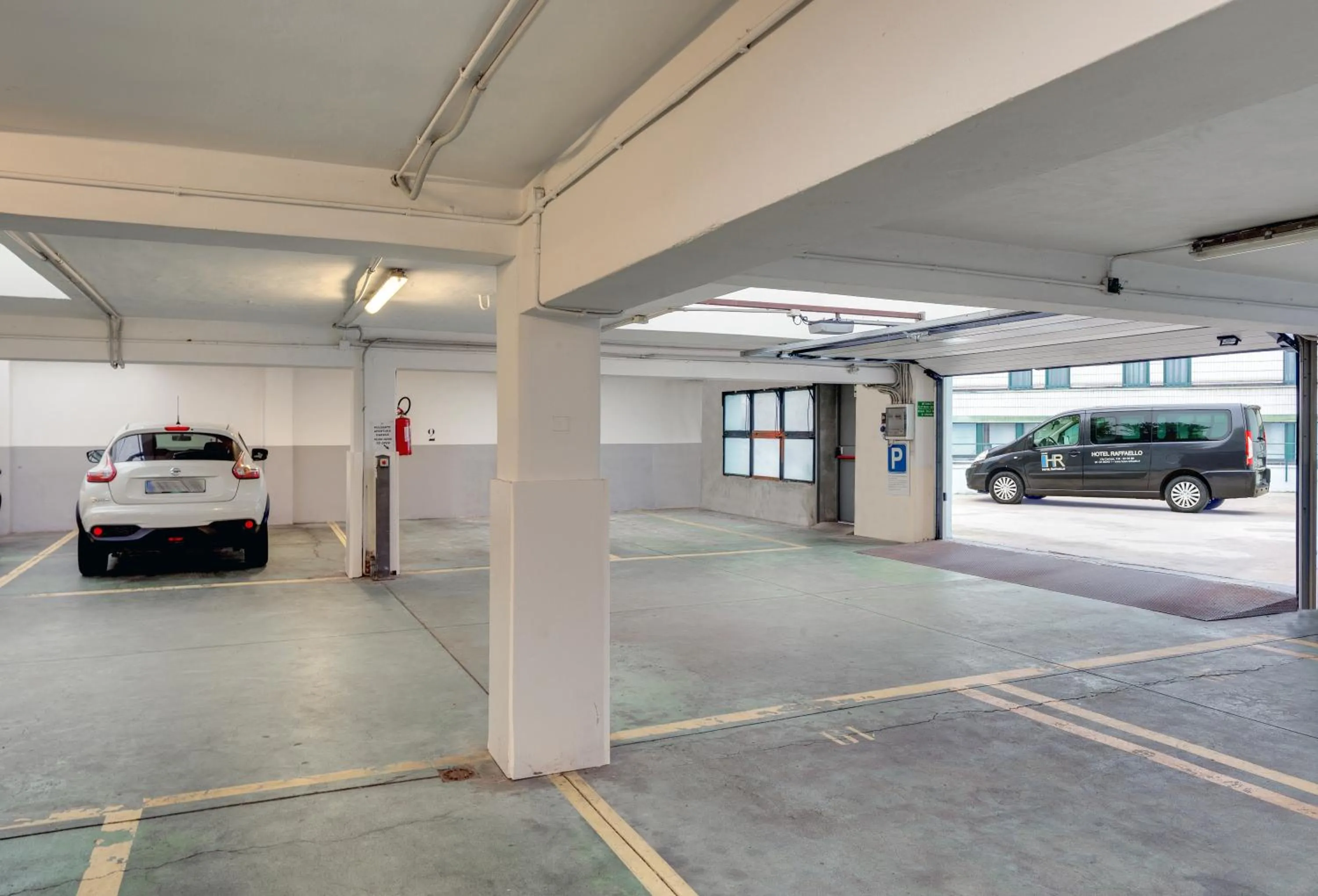 Parking in Hotel Raffaello