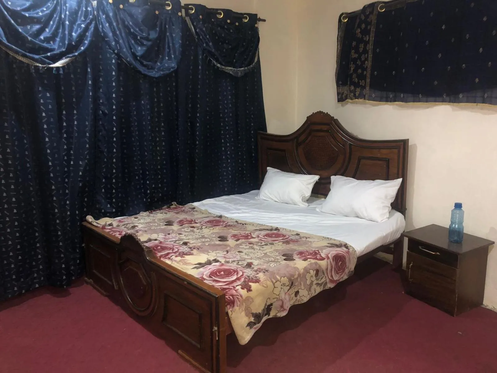 Bed in Highlander inn Skardu