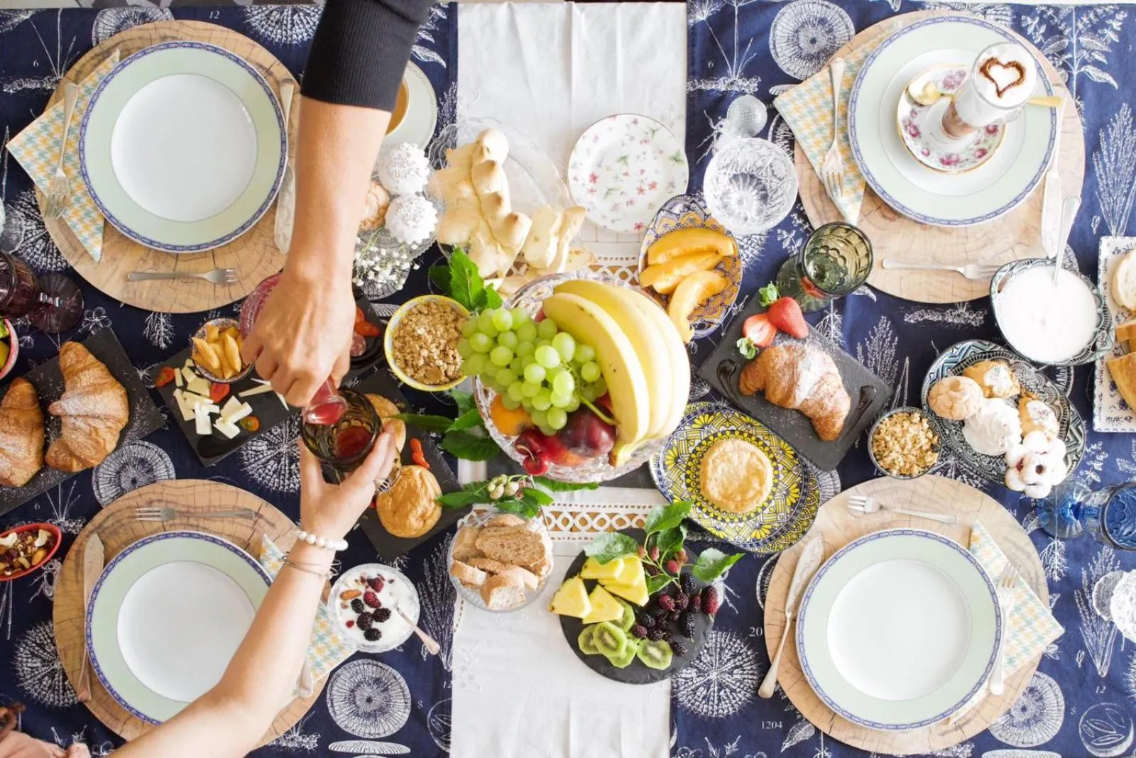 Dining area in Juniper Bay