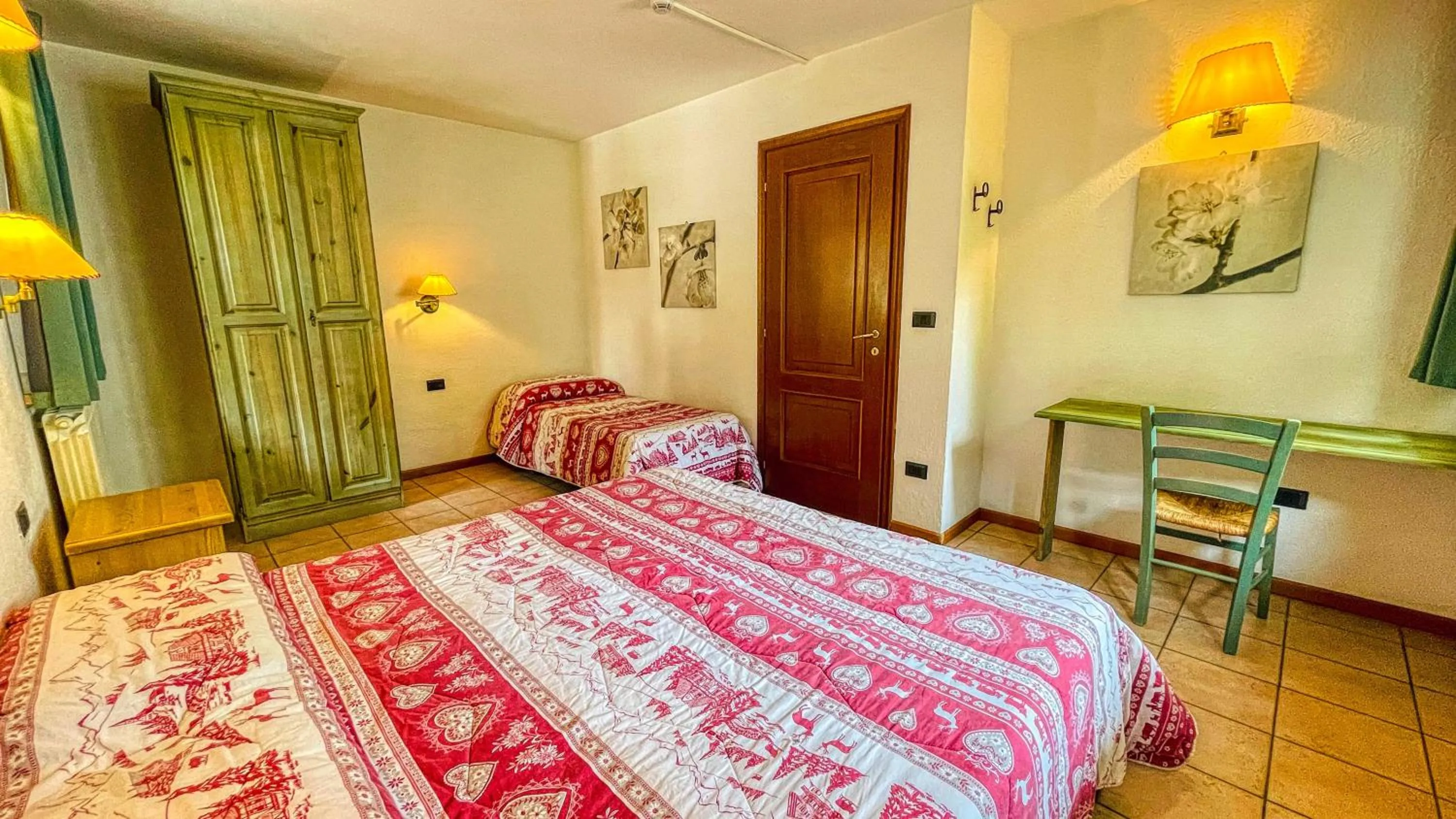 Bed in Residence Villa Frejus