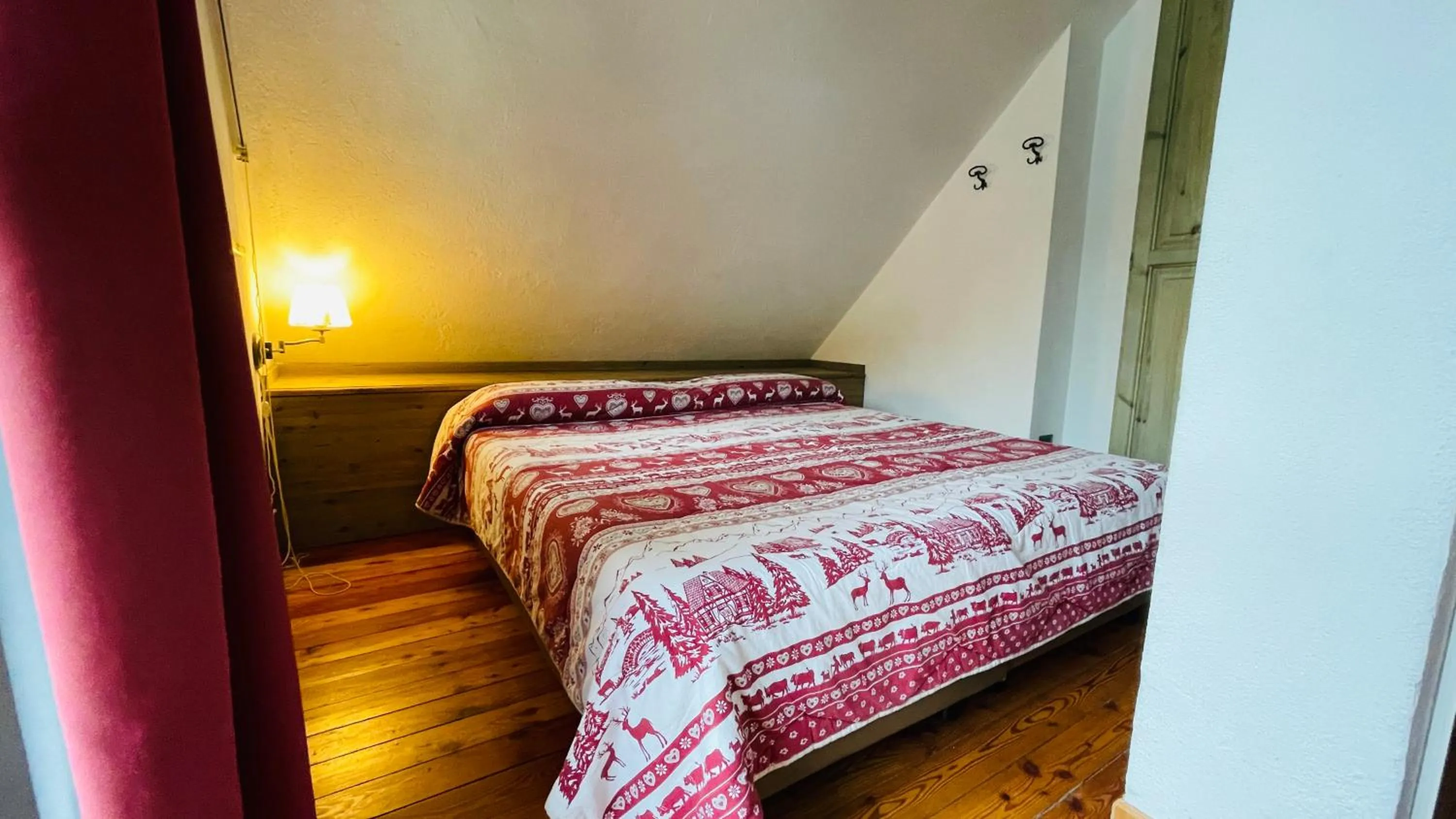 Bed in Residence Villa Frejus