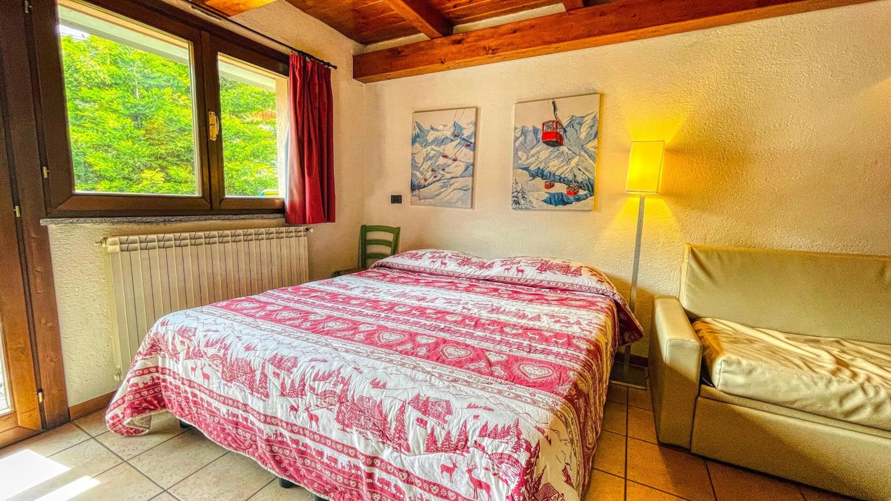 Bed in Residence Villa Frejus