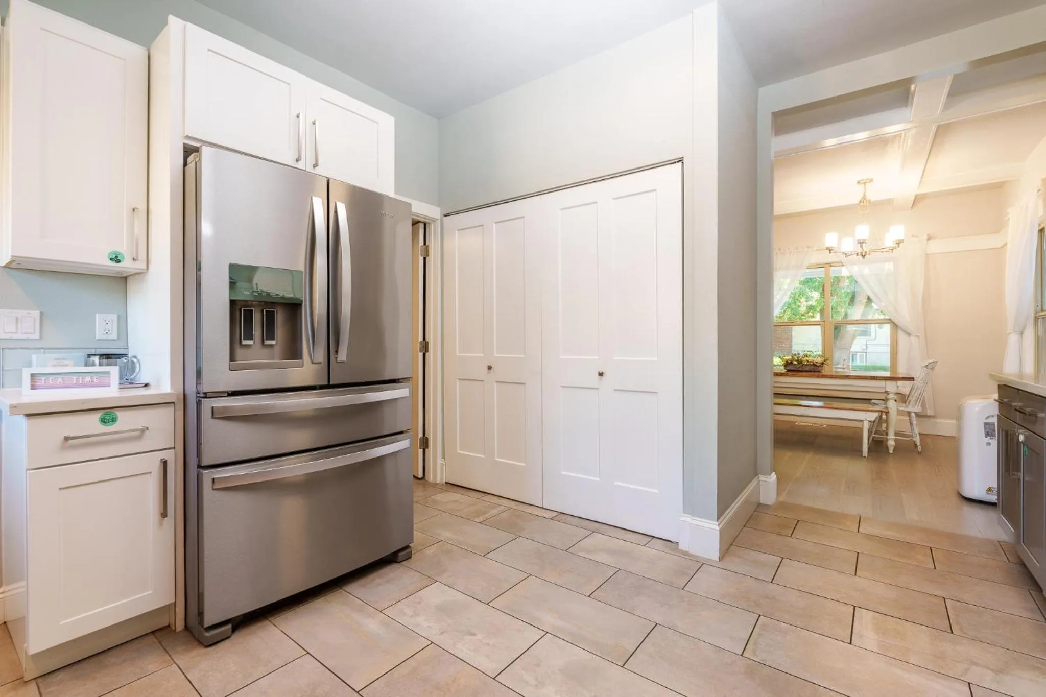 Kitchen or kitchenette in Upgraded Home with 5 BR 4 Bath 4 FREE gated parking space, Family,EV,RV friendly