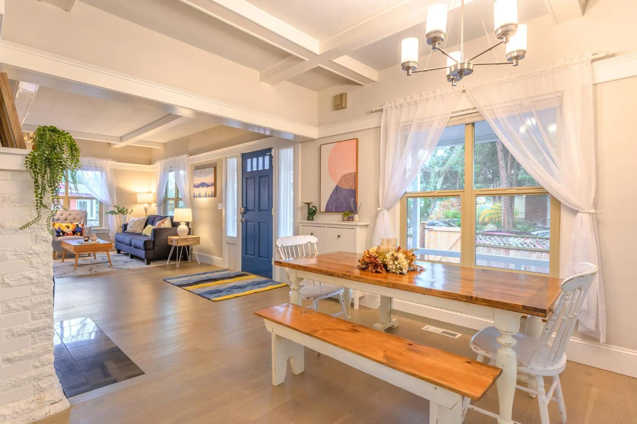 Living room in Upgraded Home with 5 BR 4 Bath 4 FREE gated parking space, Family,EV,RV friendly