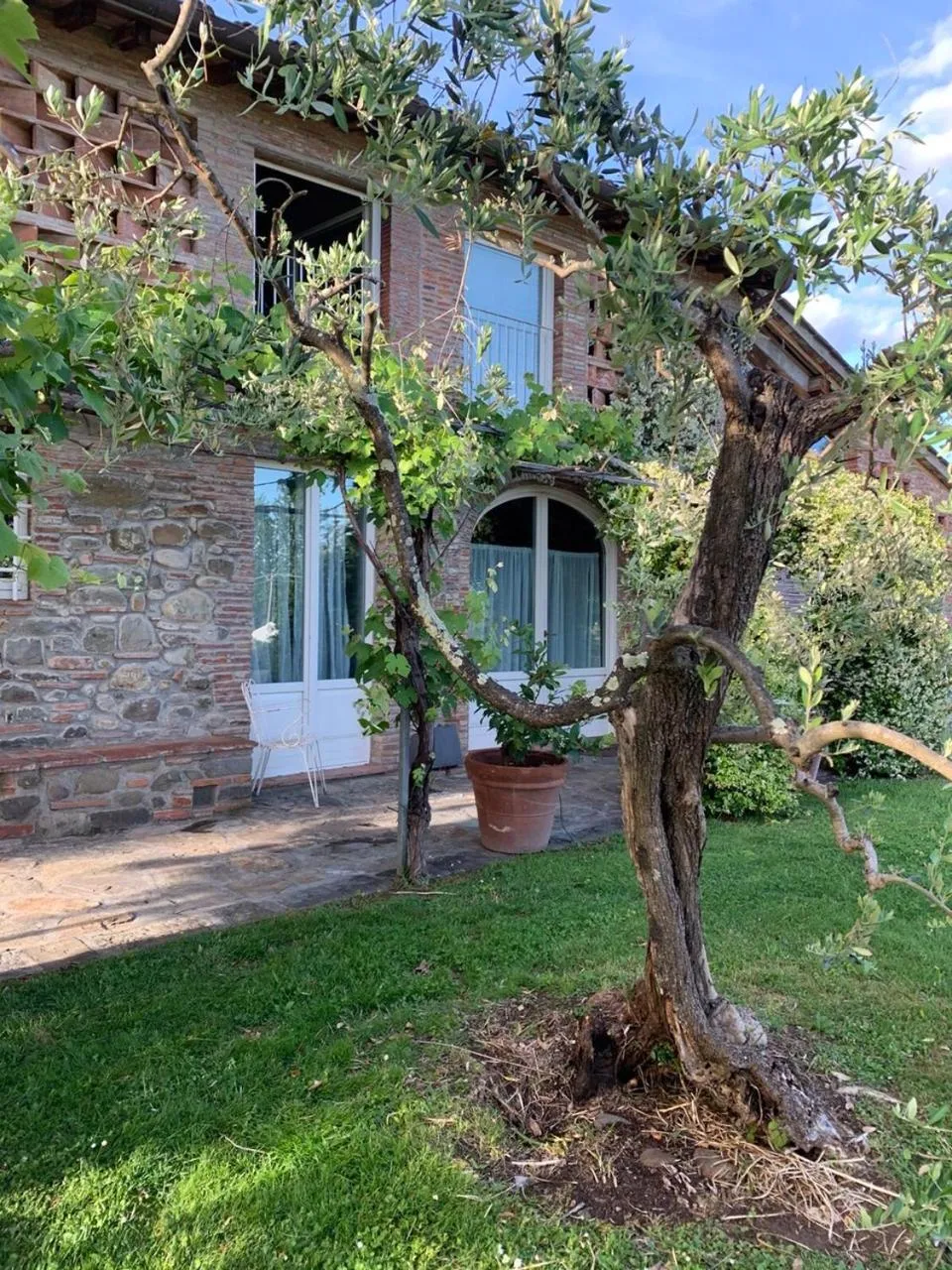 Facade/entrance in Relais Del Lago