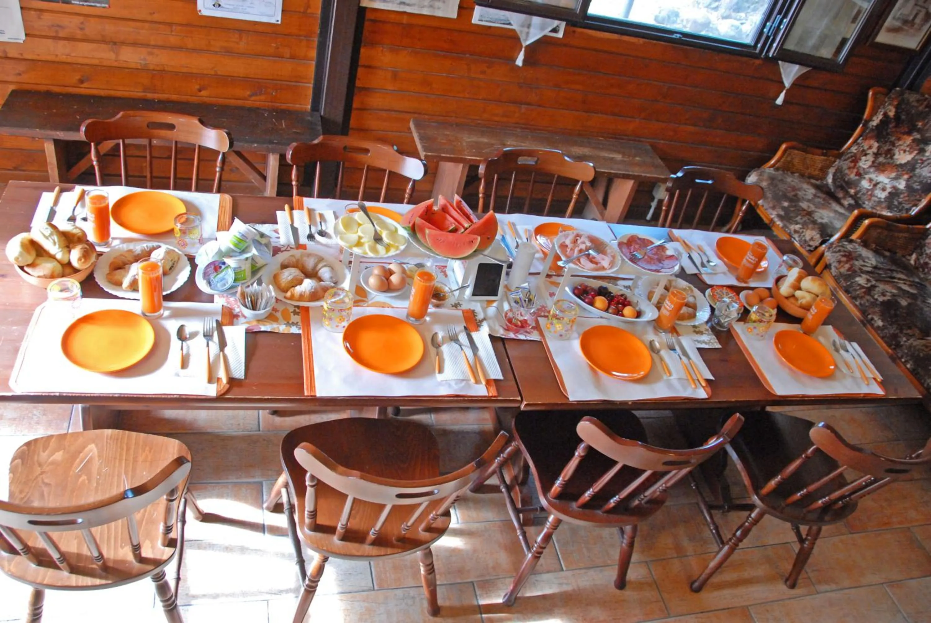Communal kitchen in Sotto Il Vulcano