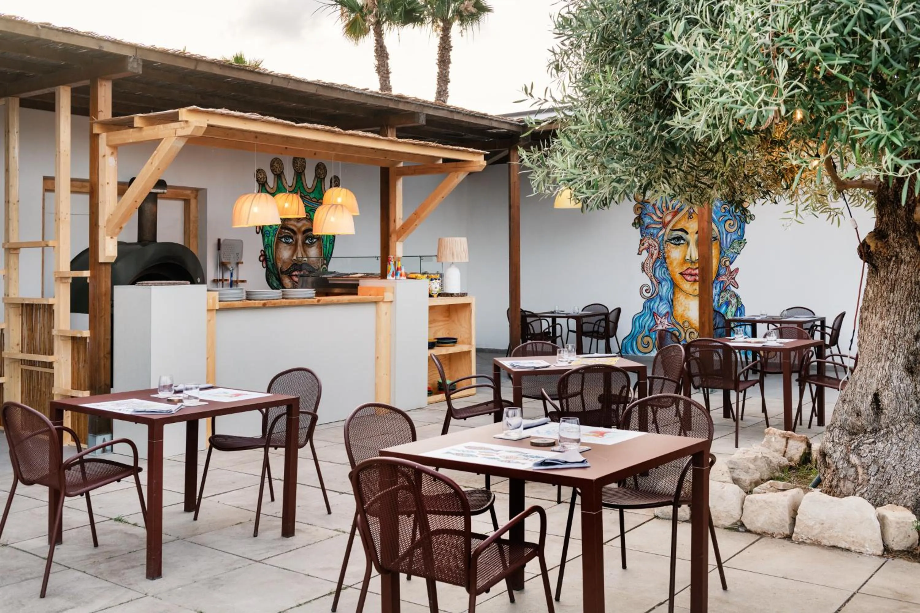 Restaurant/places to eat in VOI Arenella Resort