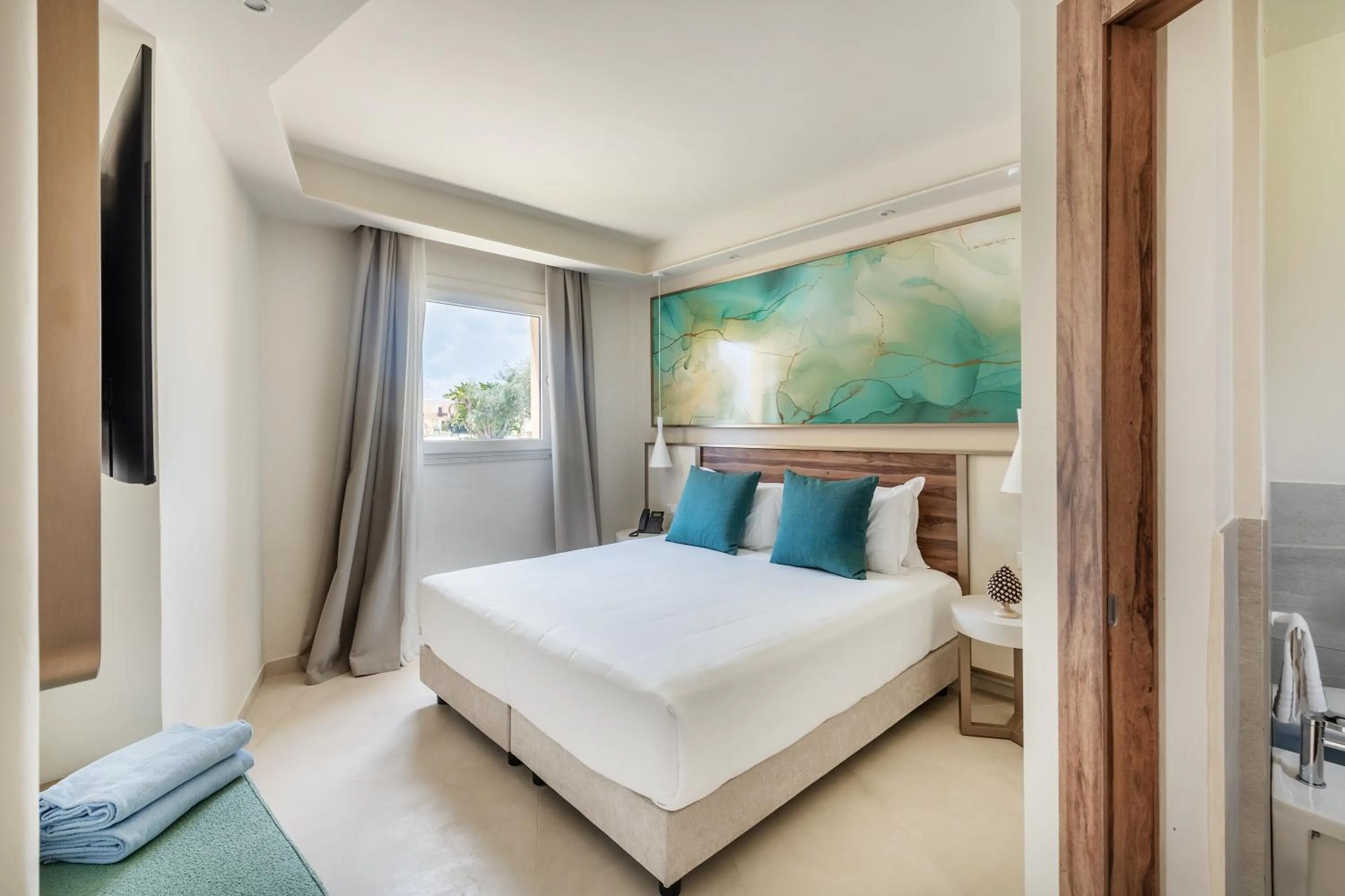 Bedroom, Bed in VOI Arenella Resort