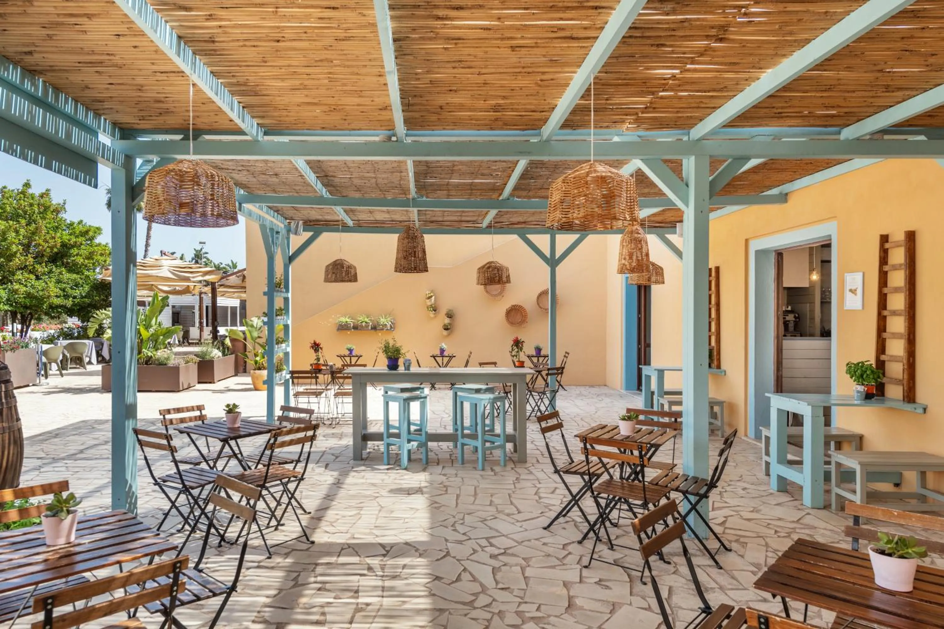 Restaurant/places to eat in VOI Arenella Resort