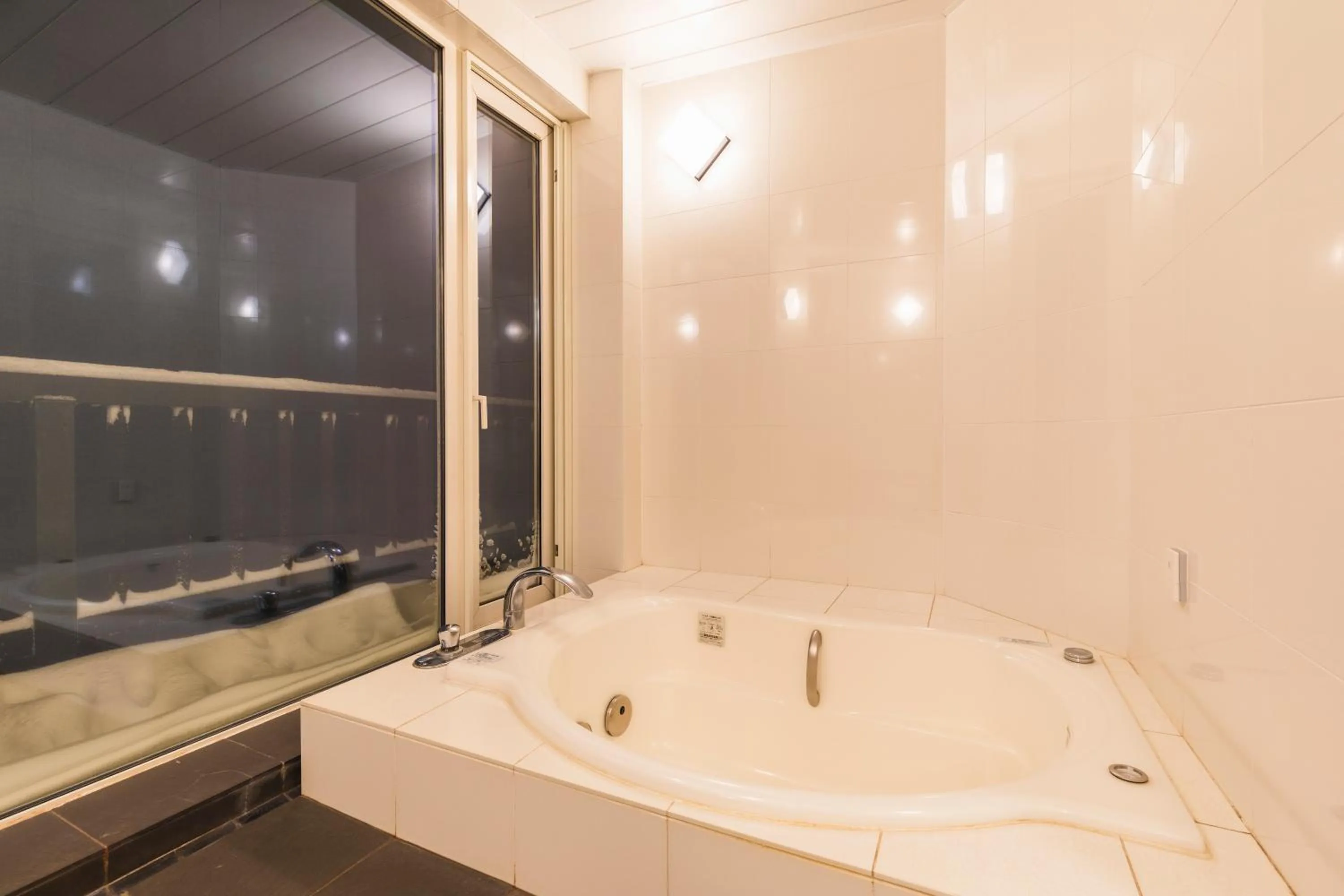 Hot Spring Bath in Hotel Jogakura