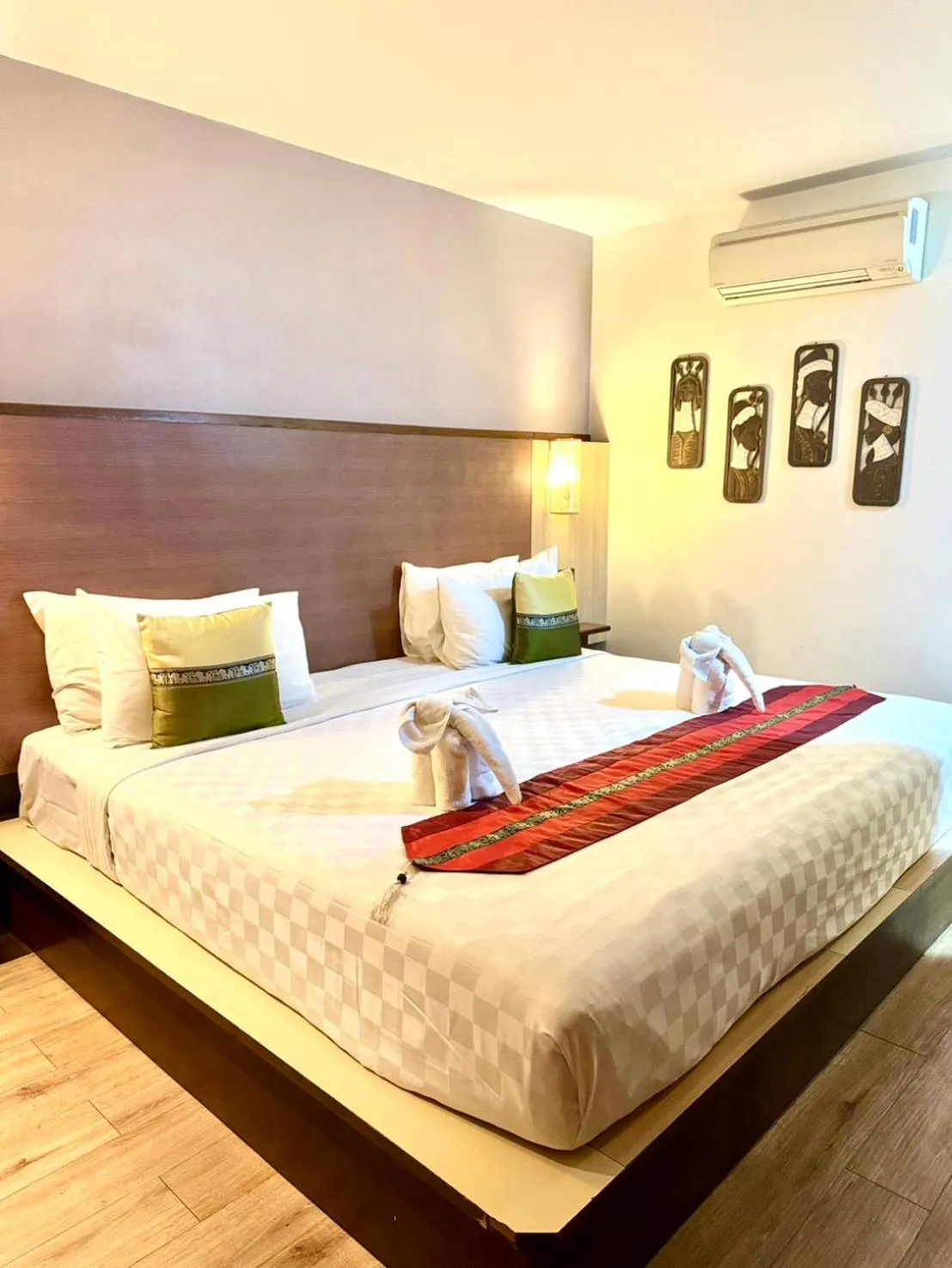 Bed in BB Mantra Boutique Hotel
