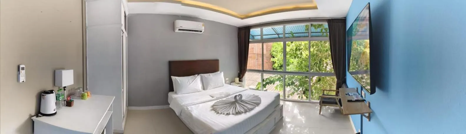 Bed in Lenny's Koh Samui