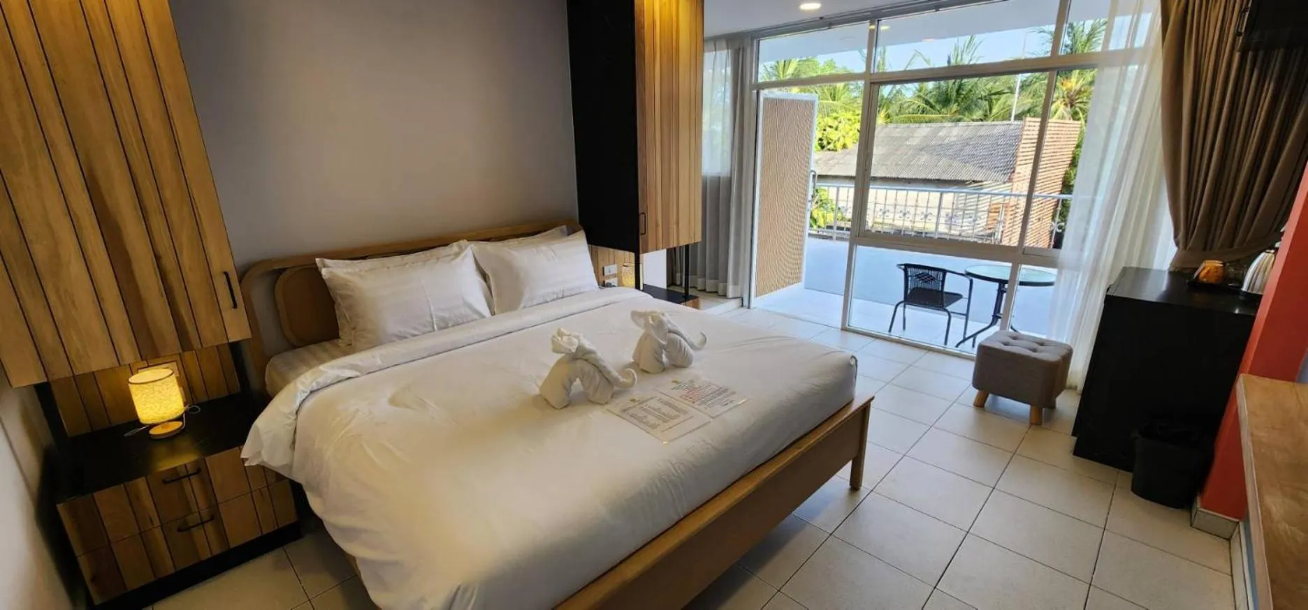 Bed in Lenny's Koh Samui