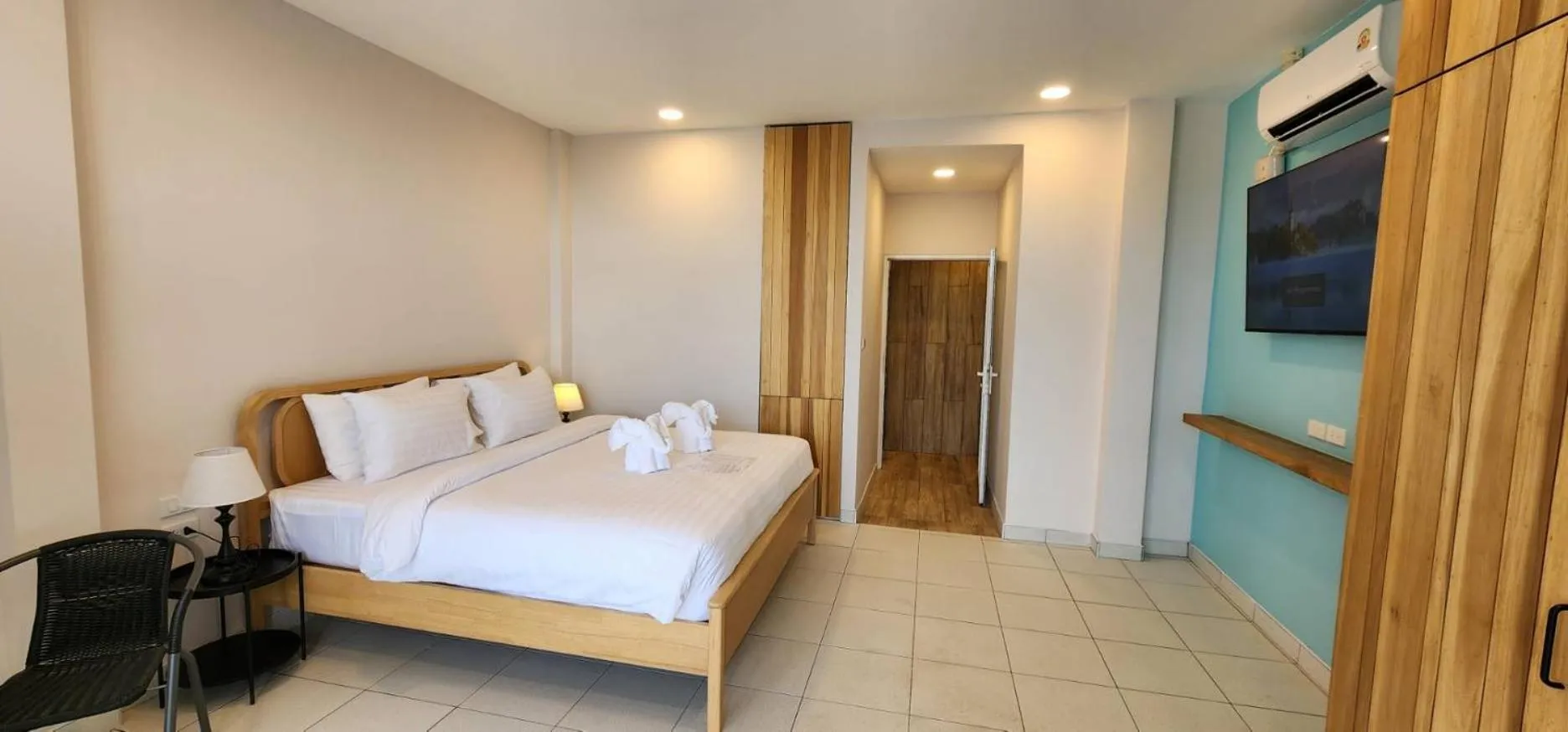 Bed in Lenny's Koh Samui