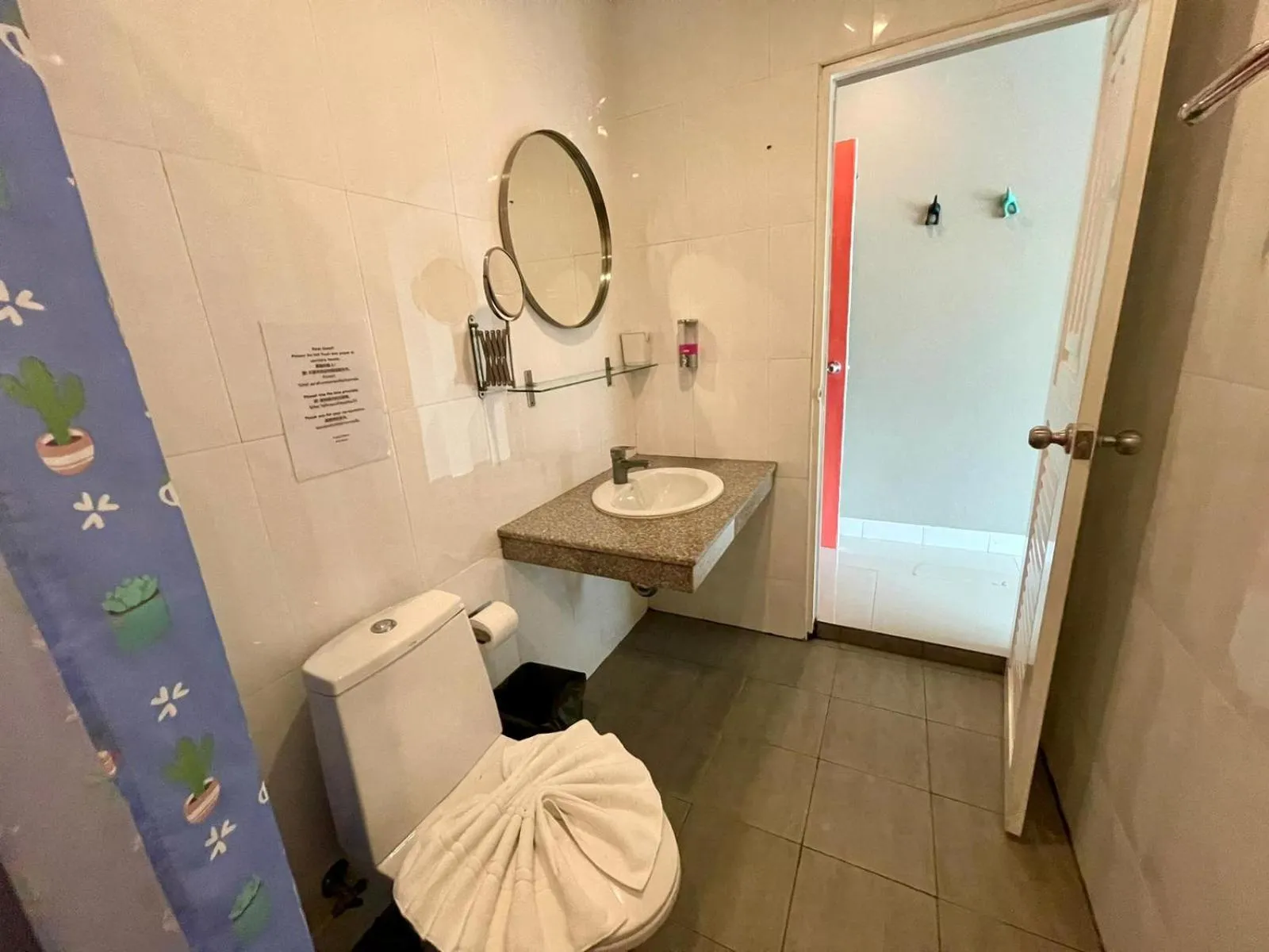 Shower in Lenny's Koh Samui