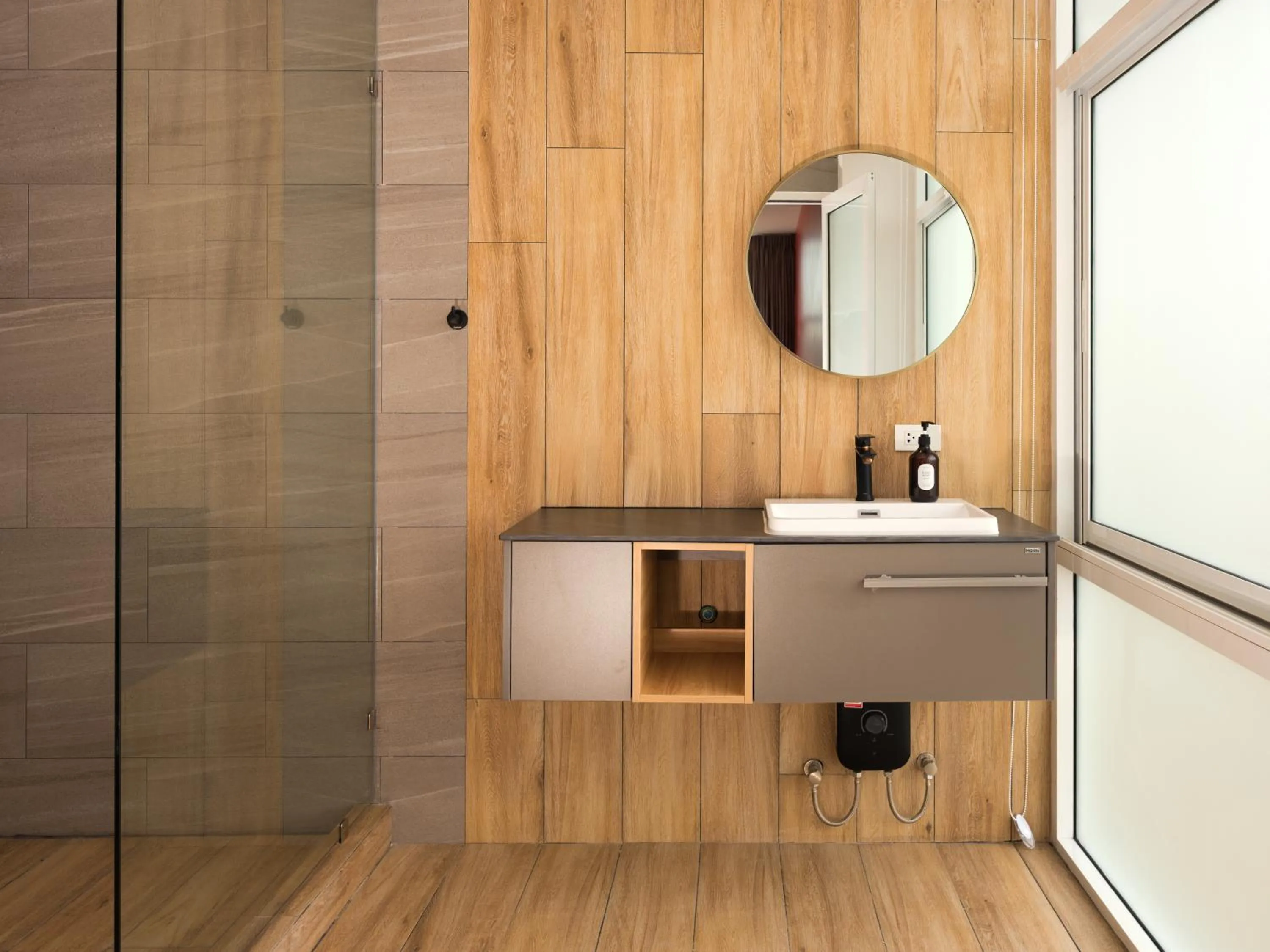 Bathroom in Lenny's Koh Samui