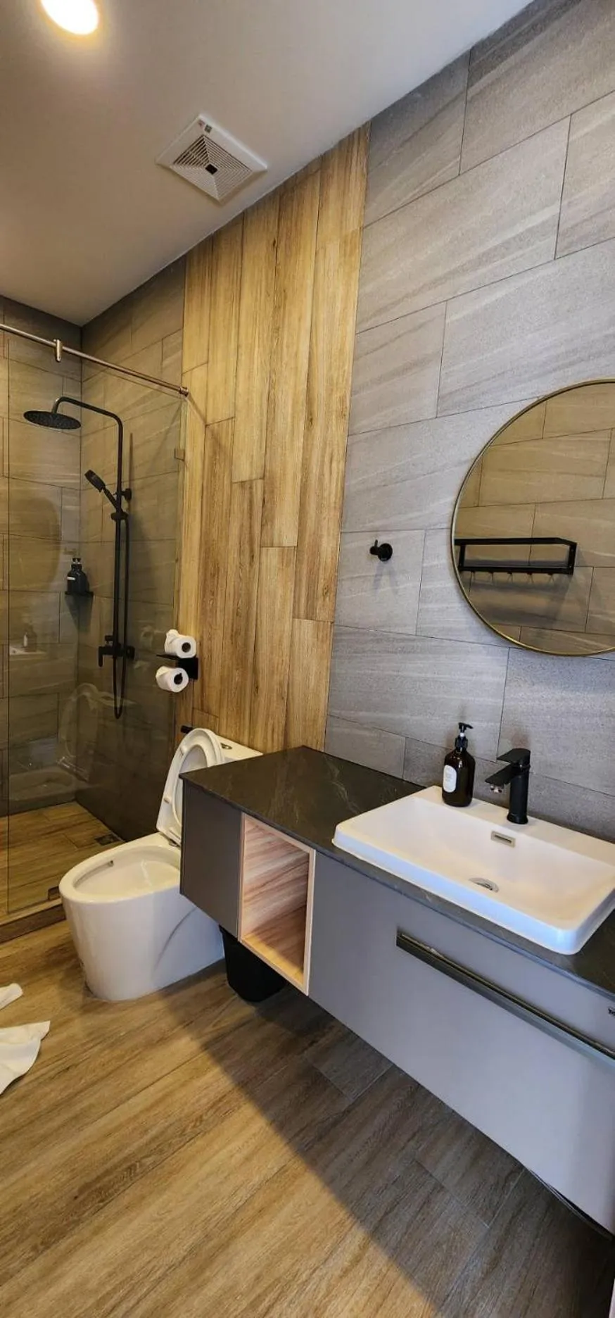 Shower in Lenny's Koh Samui