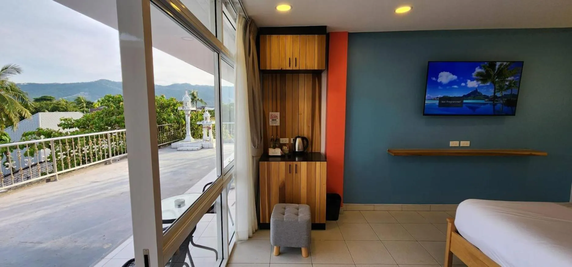 TV and multimedia in Lenny's Koh Samui