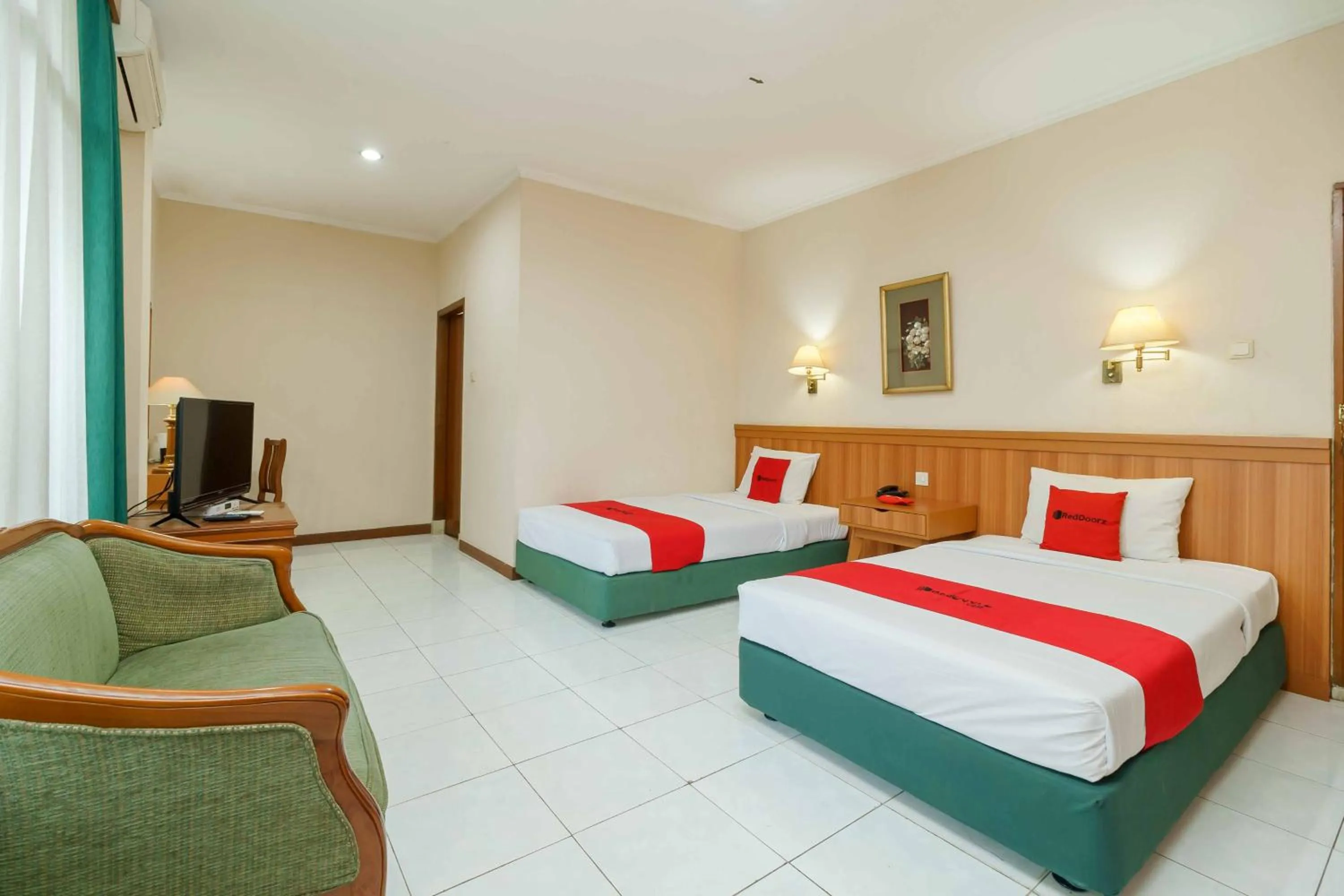 Bedroom, Bed in RedDoorz Plus near Kemang Raya