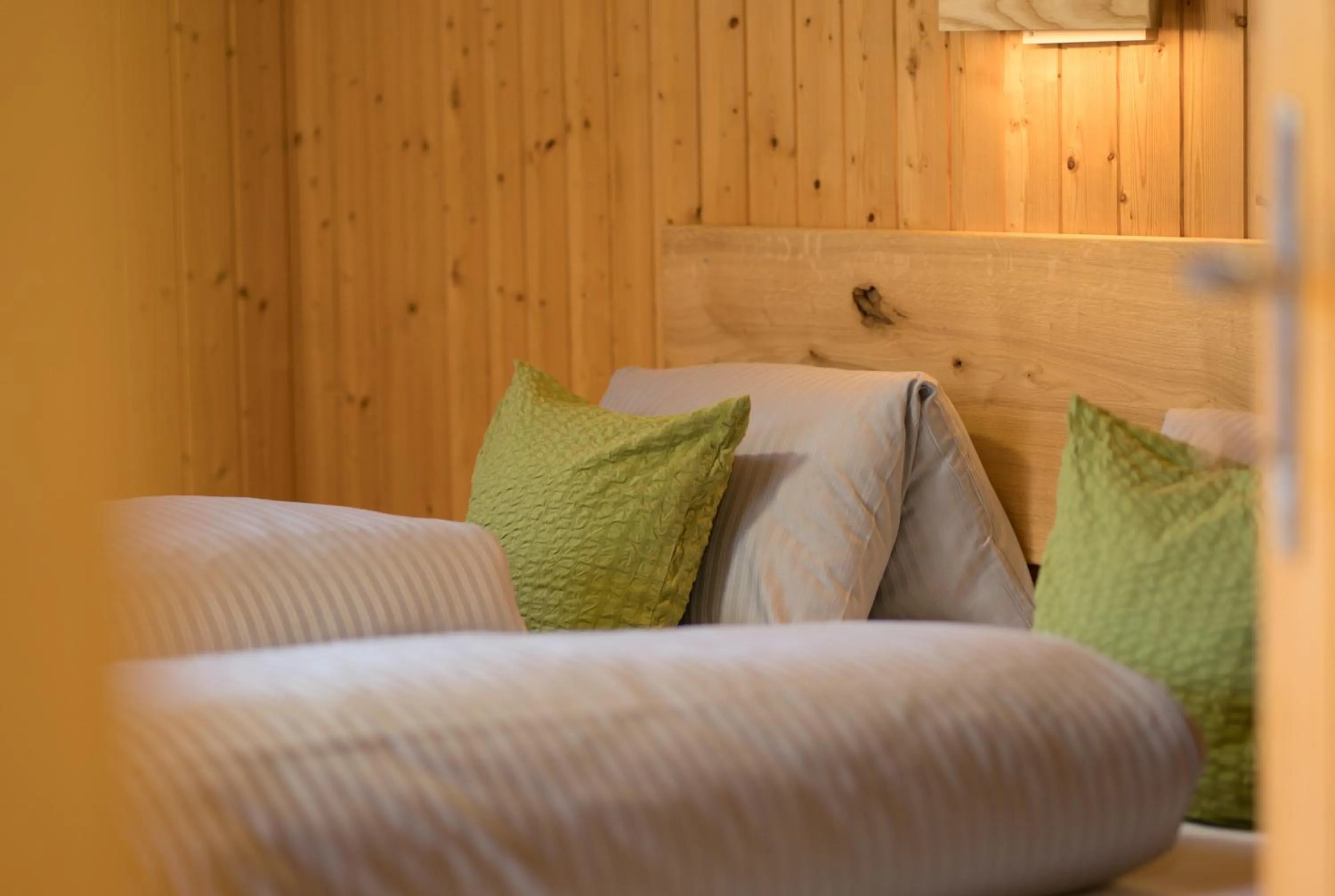 Bedroom, Bed in HUS24