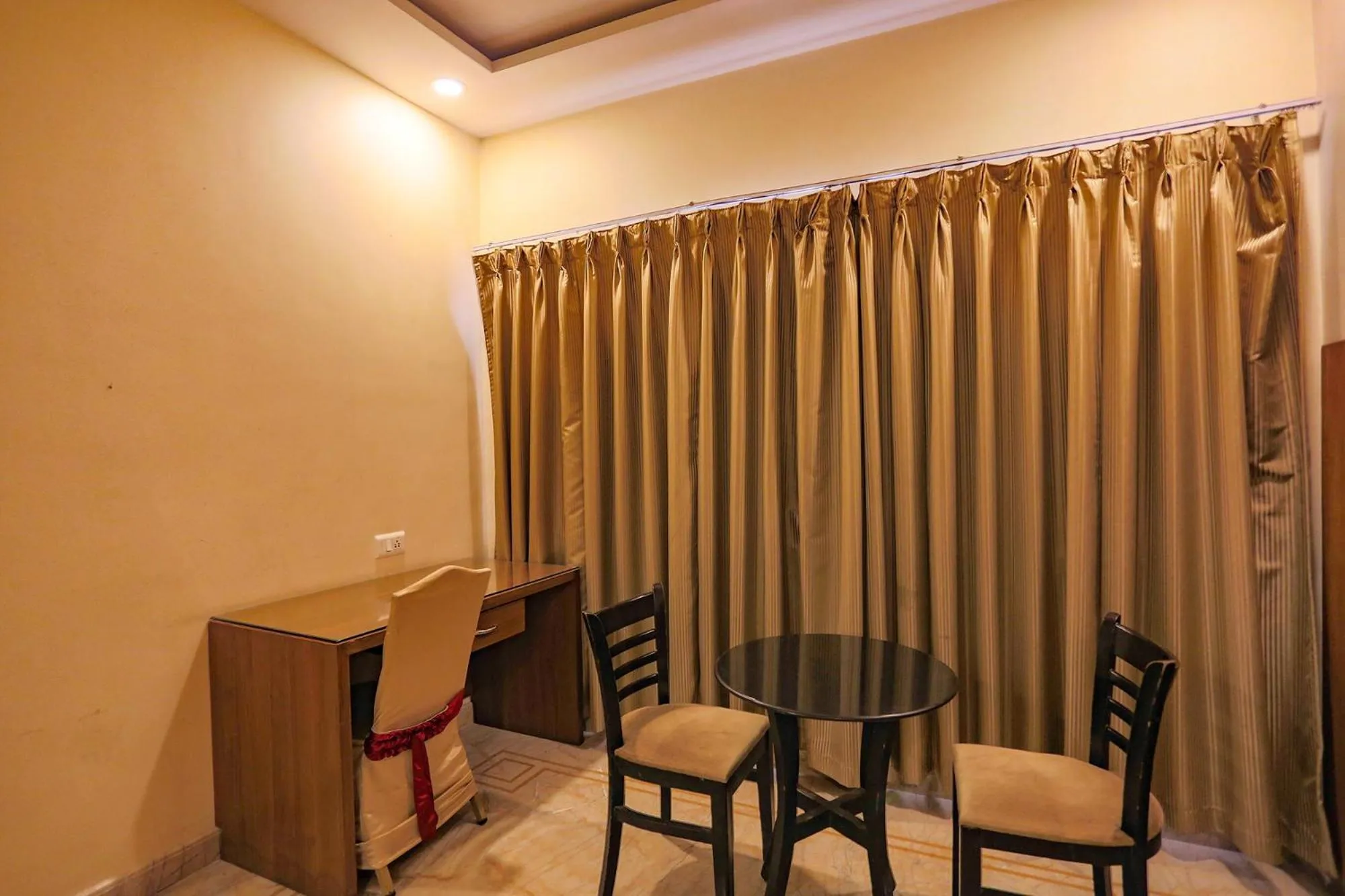 Dining area in FabHotel Surya