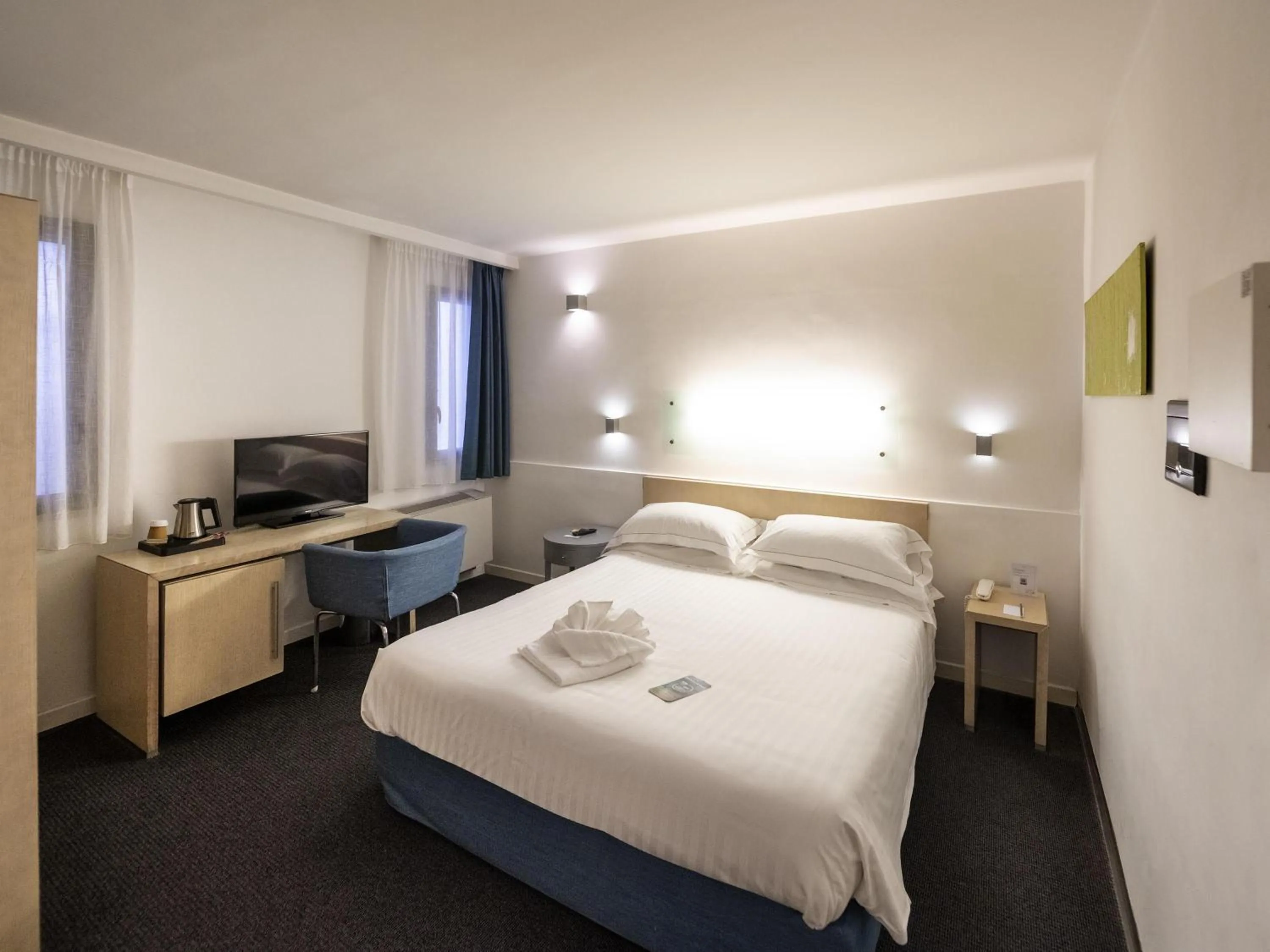 Bedroom, Bed in Mercure Palermo Centro