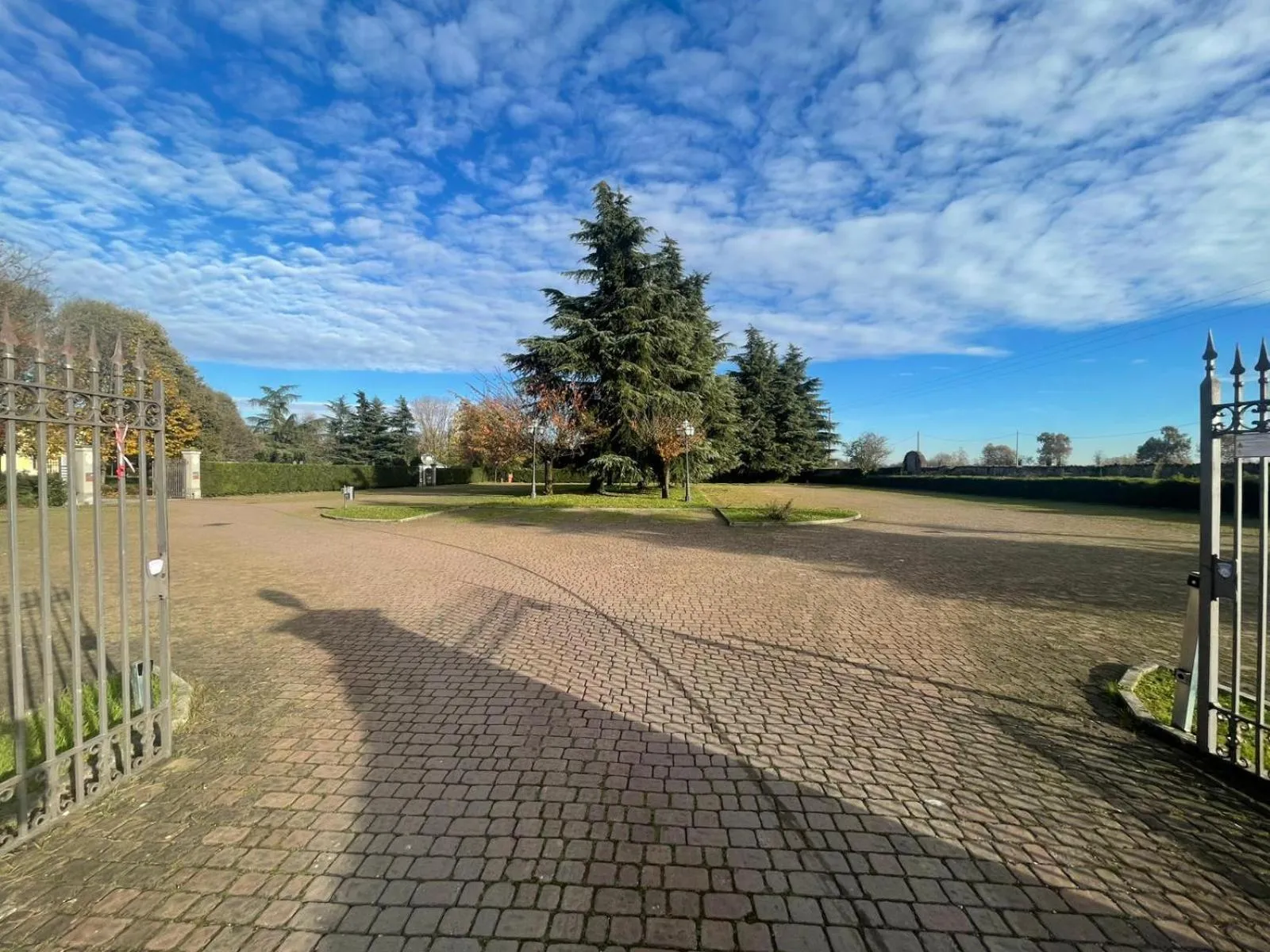 Parking in Bes Hotel Bergamo Cologno al Serio