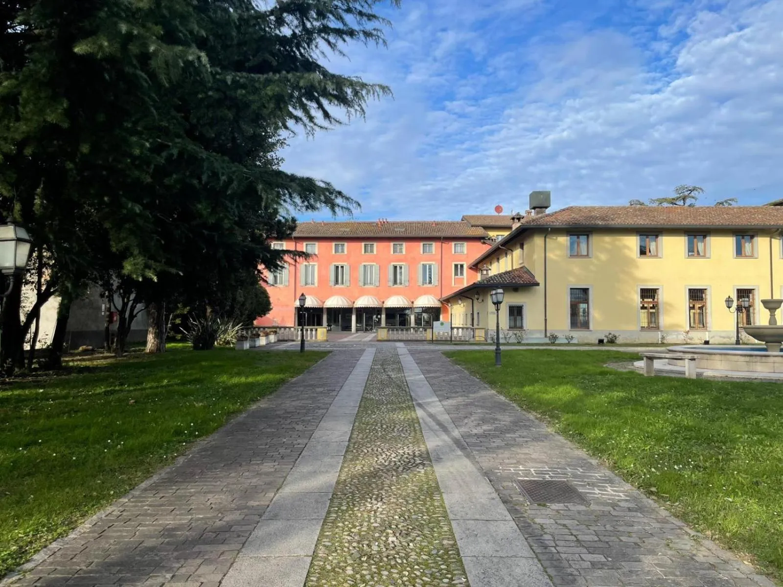 Garden in Bes Hotel Bergamo Cologno al Serio