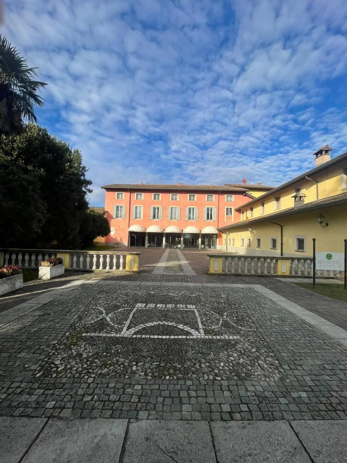 Parking in Bes Hotel Bergamo Cologno al Serio